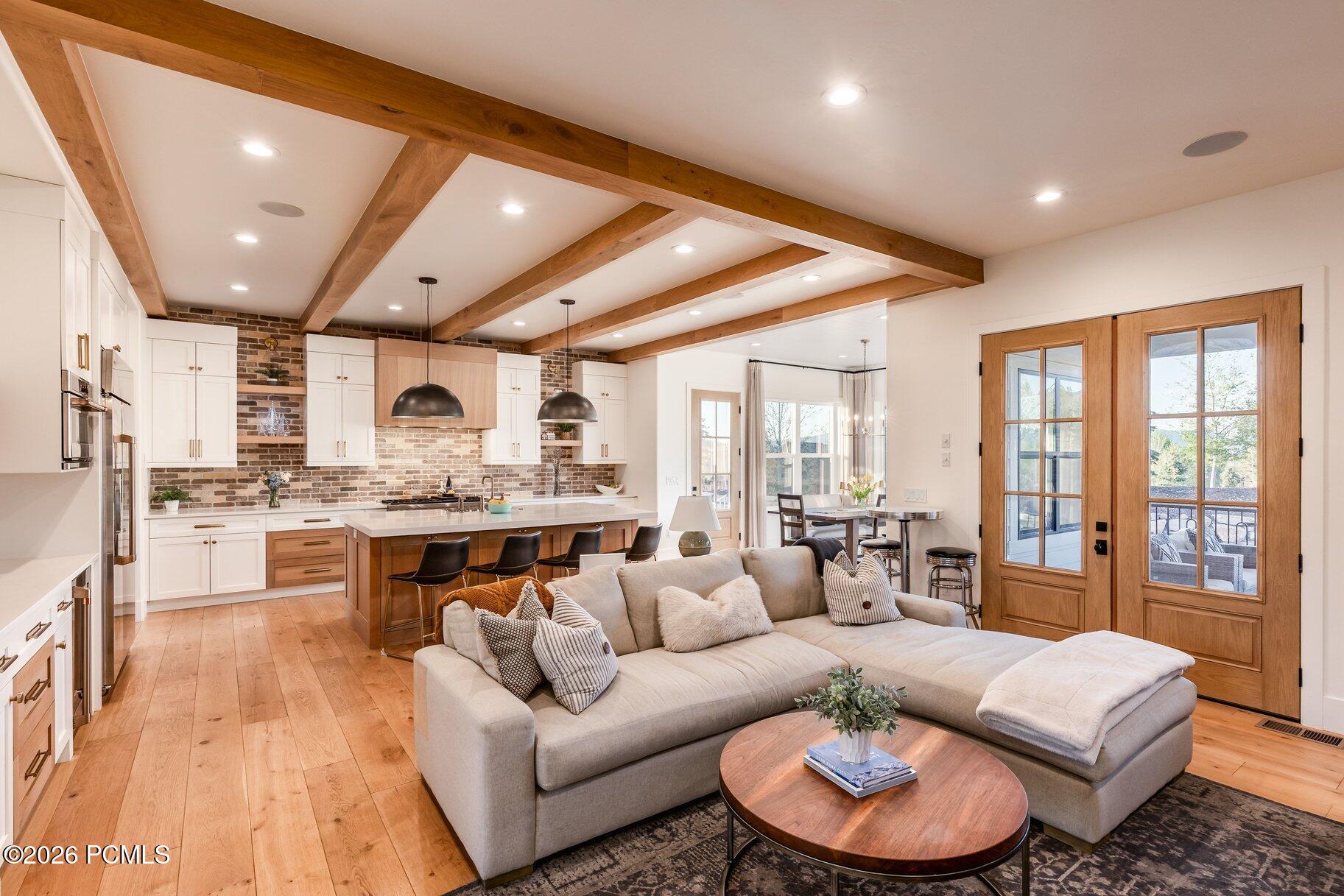 1677 W Lambert Lane