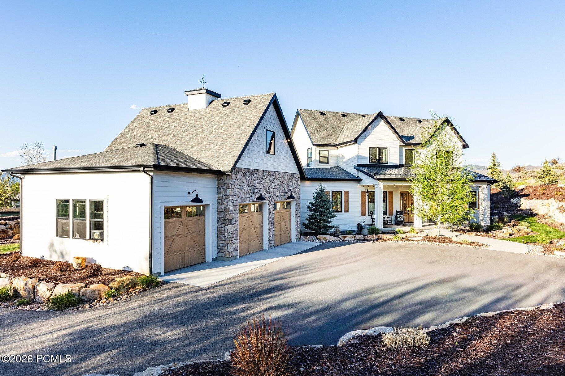 1677 W Lambert Lane