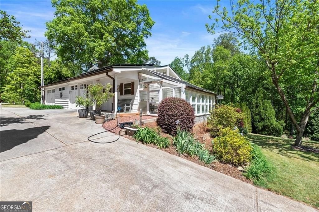155 Crowe Road