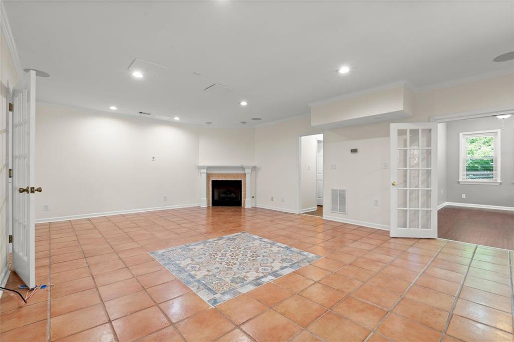 155 Crowe Road