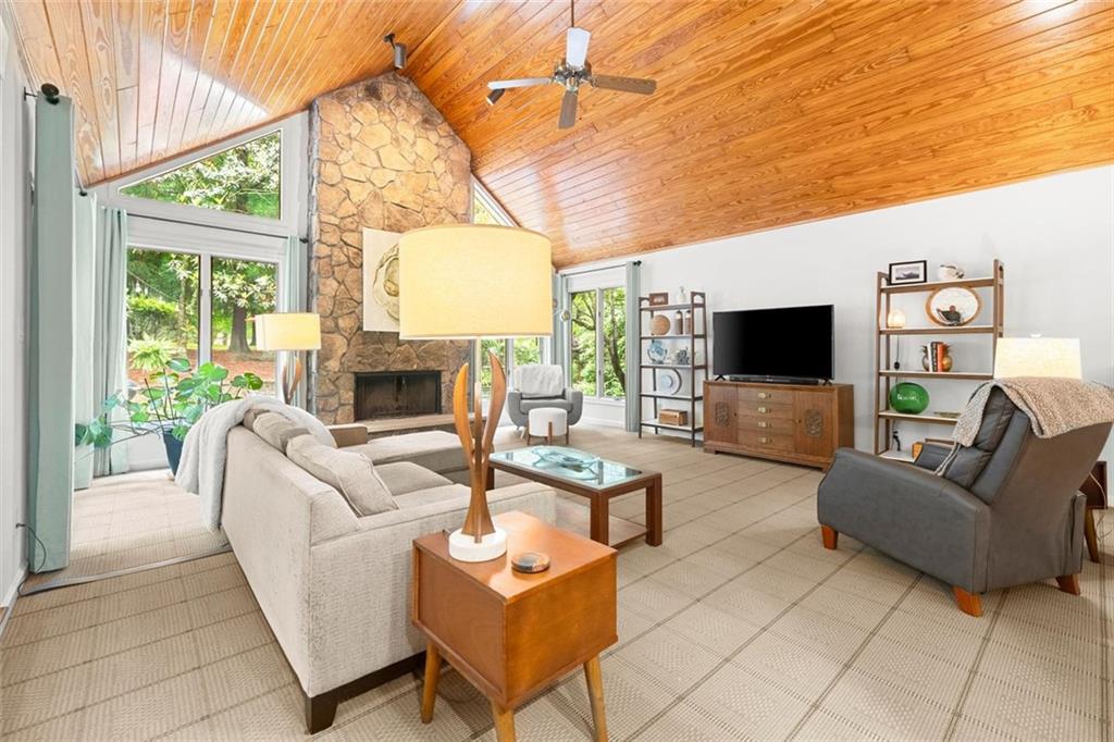 2125 Double Creek Lane