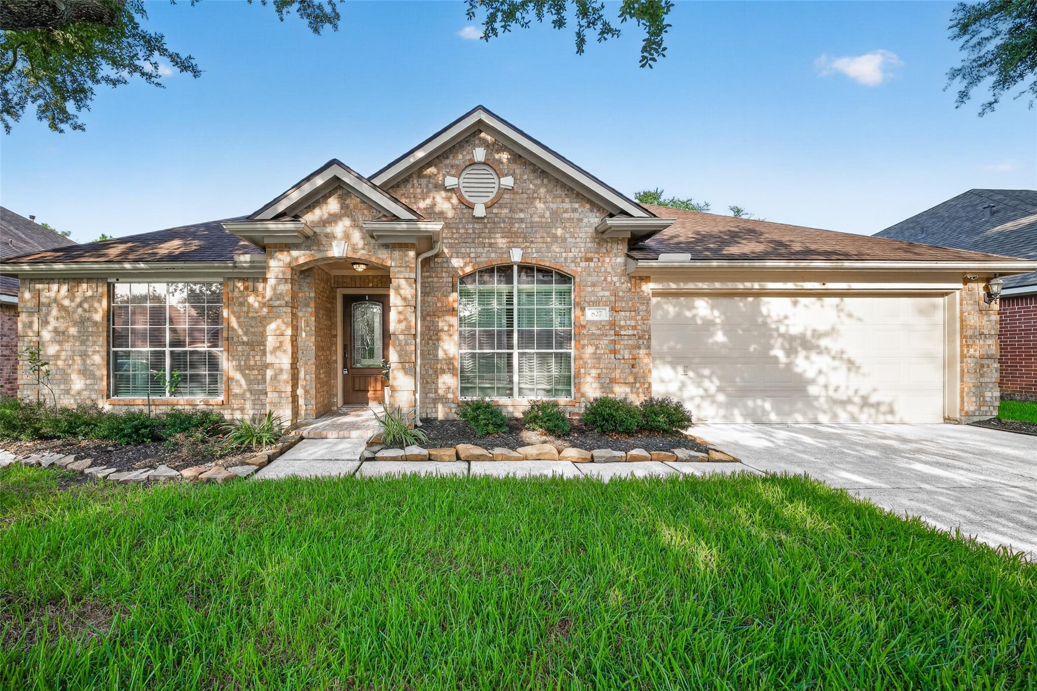 827 N Wellsford Drive