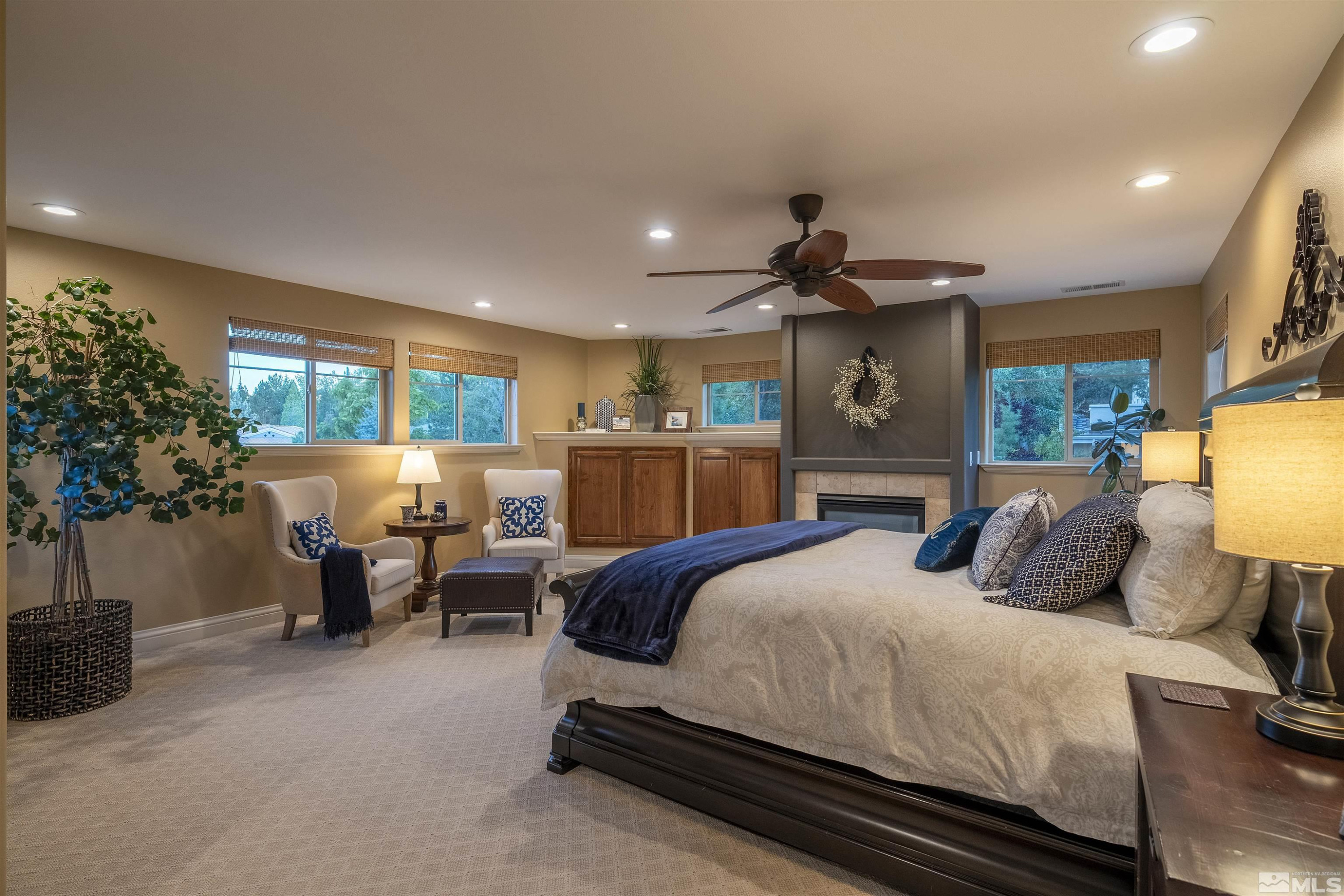 4570 Mountaingate Drive