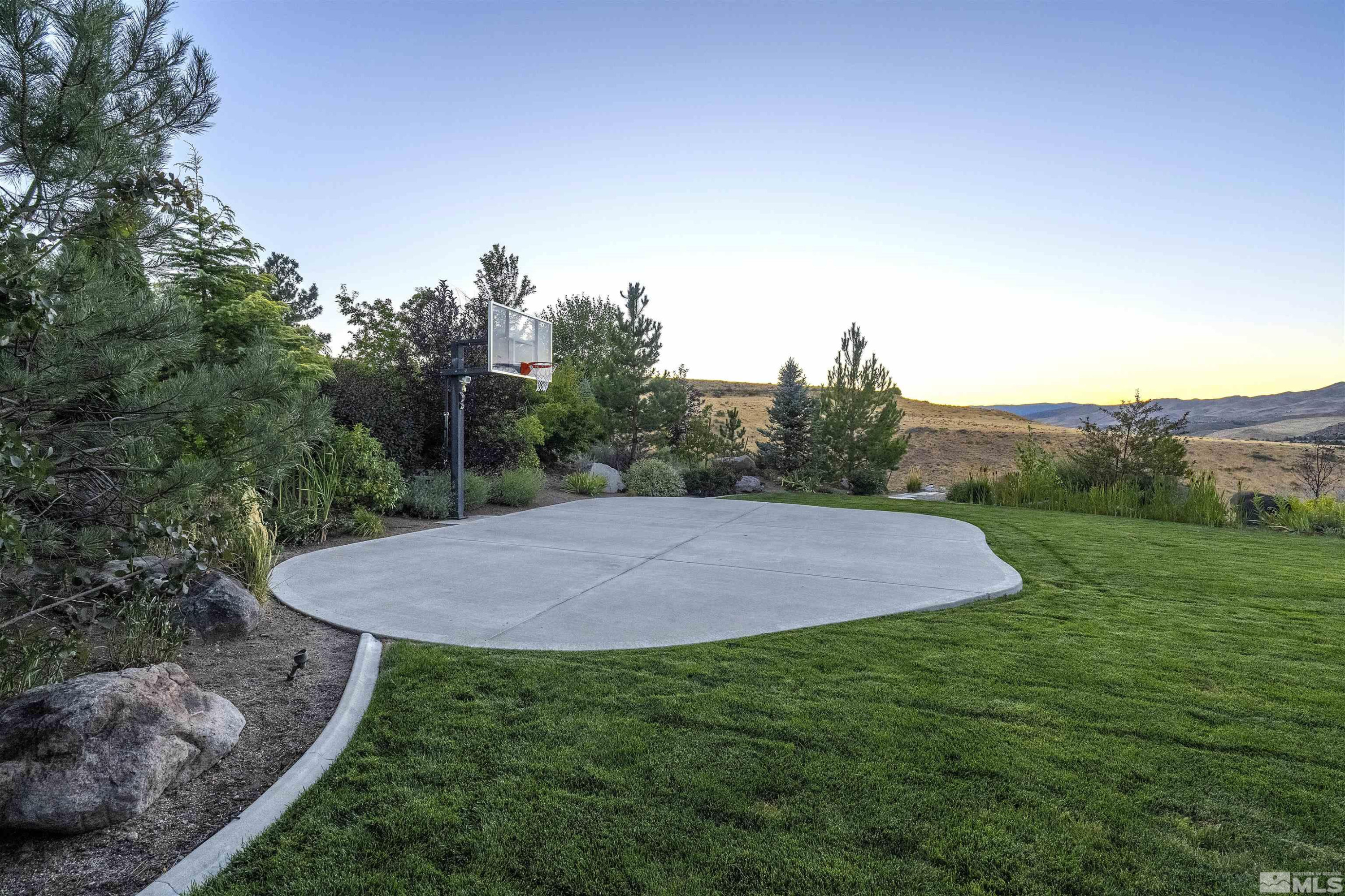 4570 Mountaingate Drive