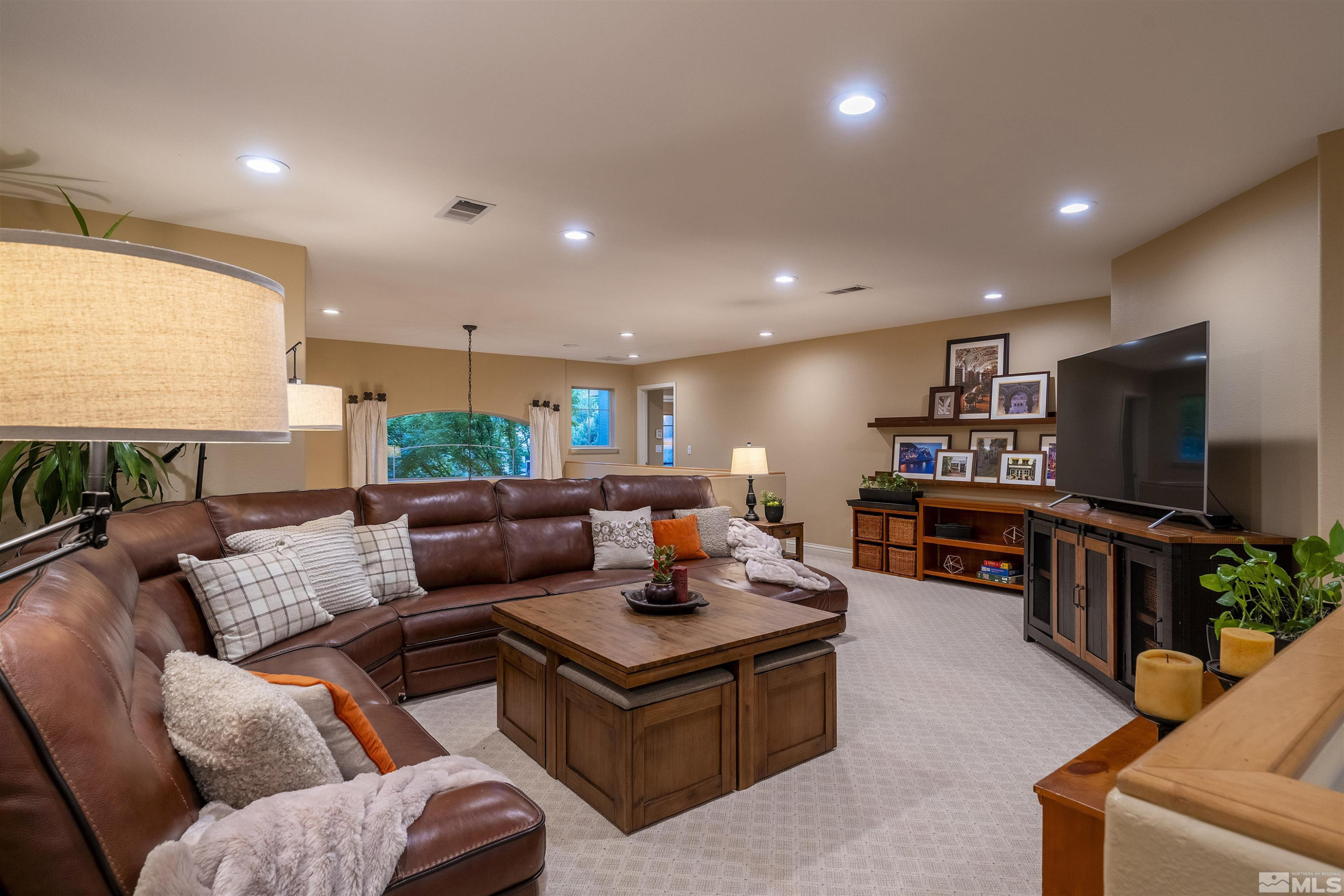 4570 Mountaingate Drive