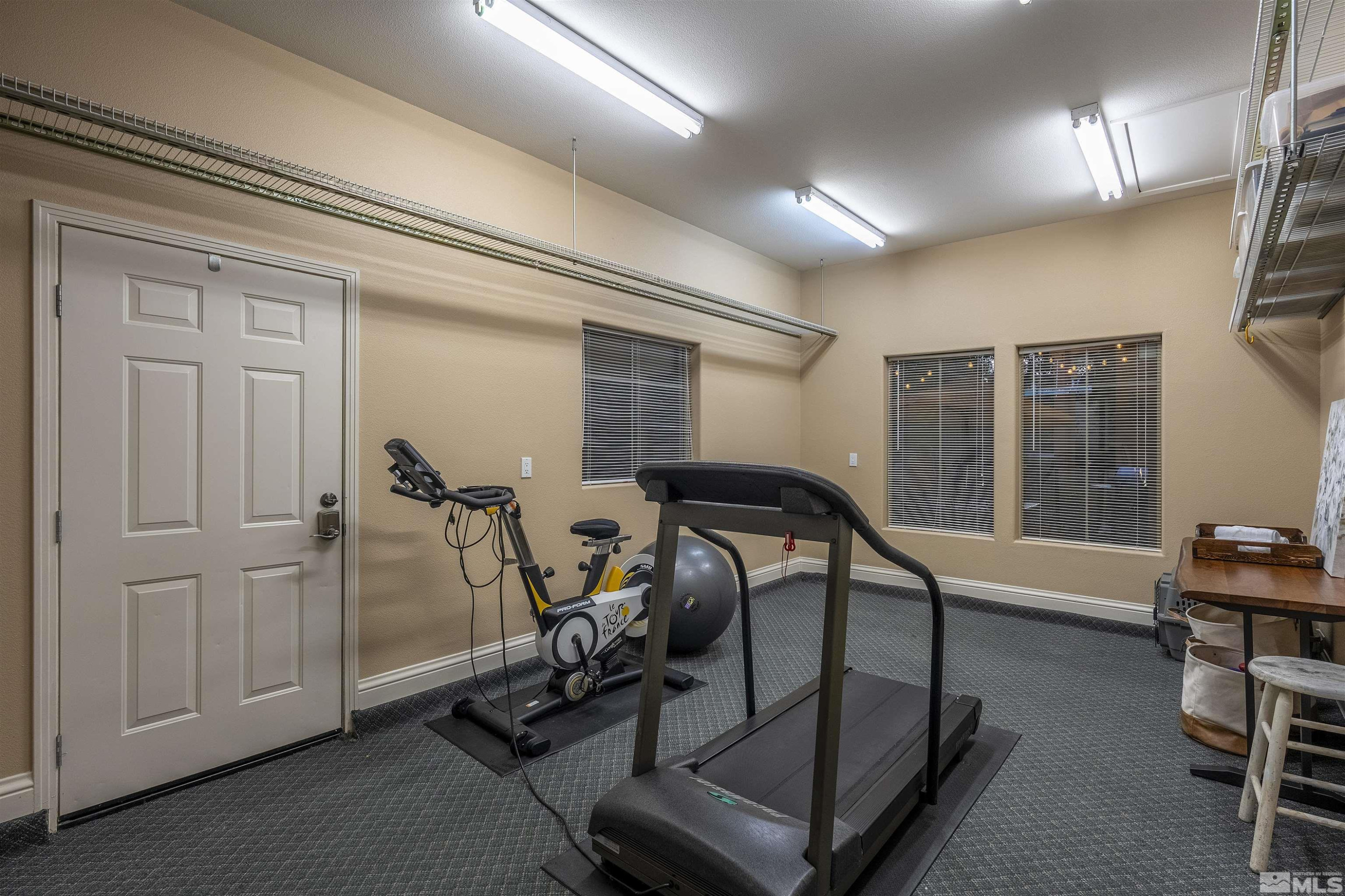 4570 Mountaingate Drive