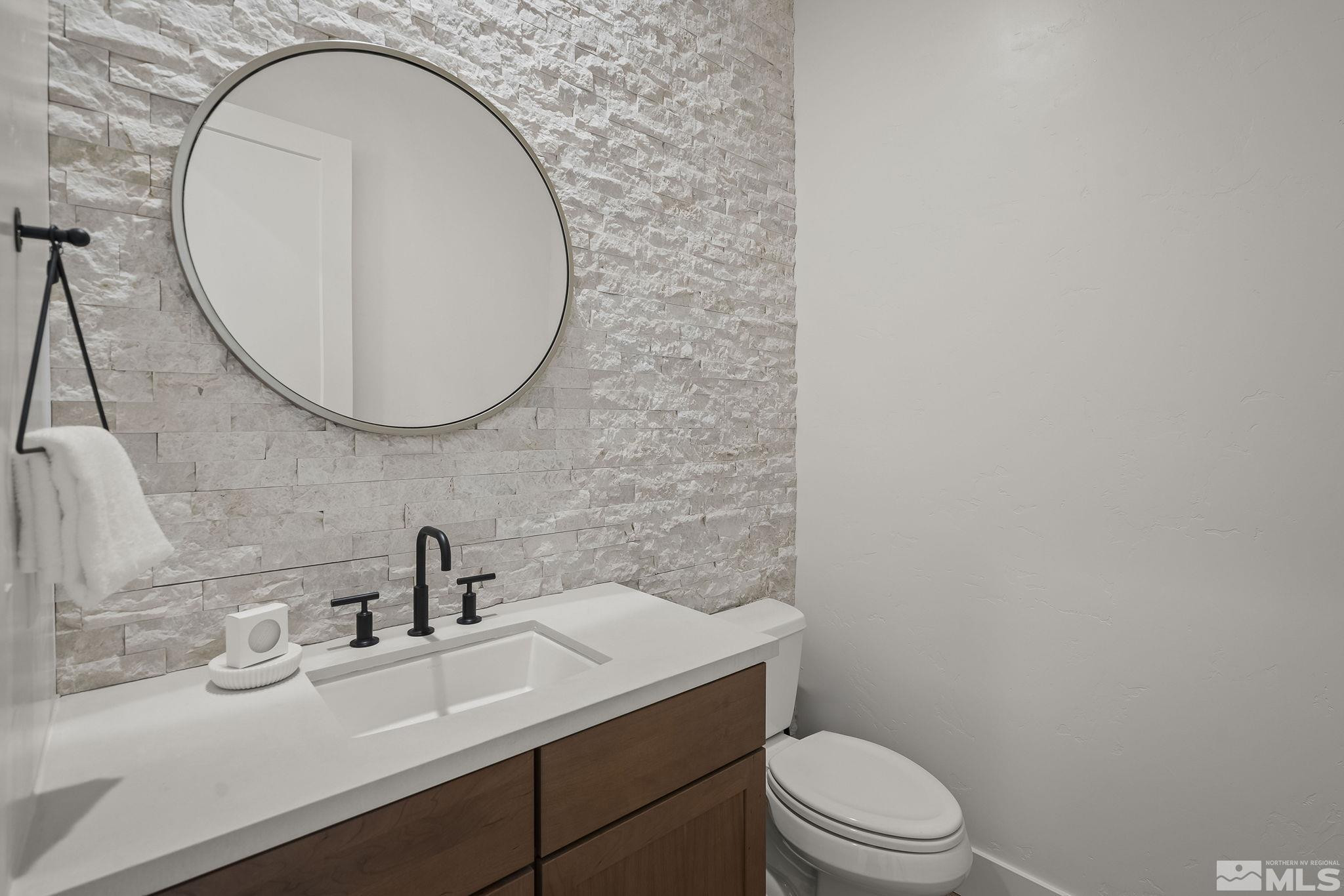 713 W Pleasant Oak Trail