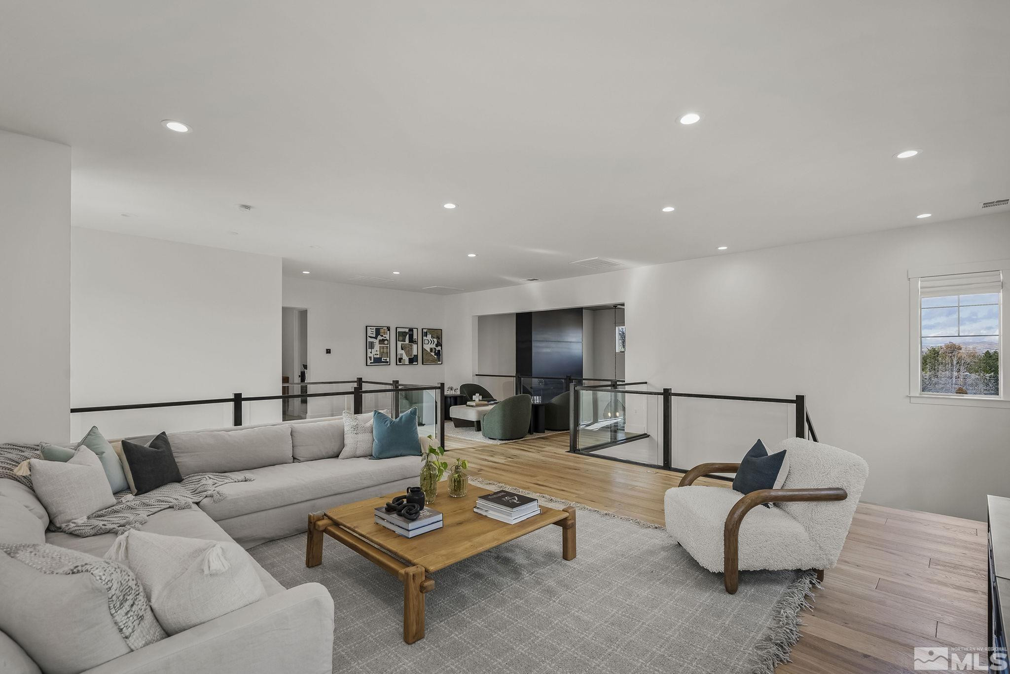 713 W Pleasant Oak Trail