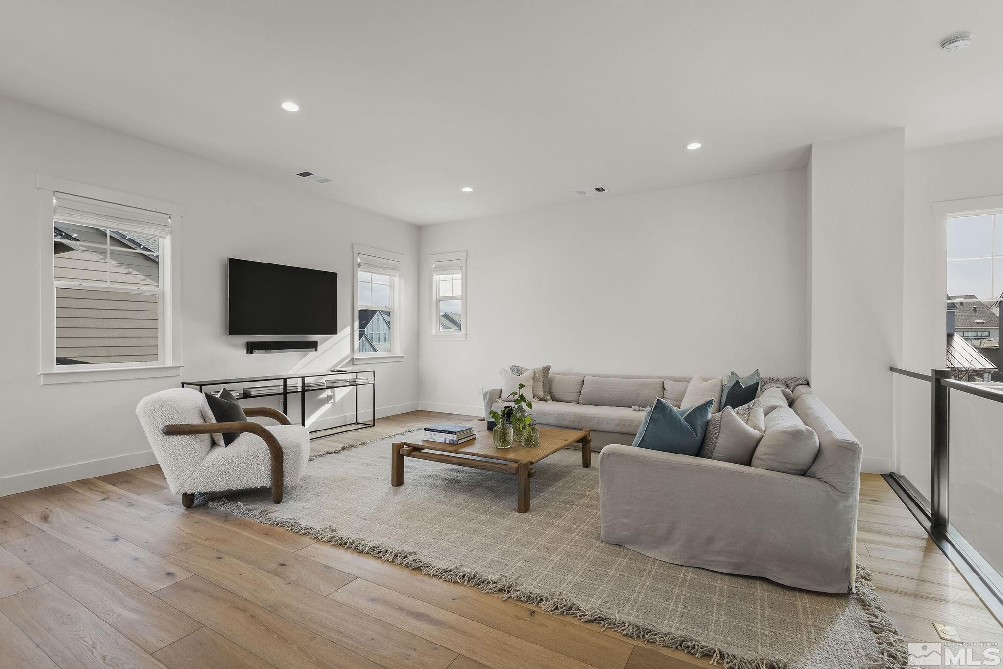 713 W Pleasant Oak Trail