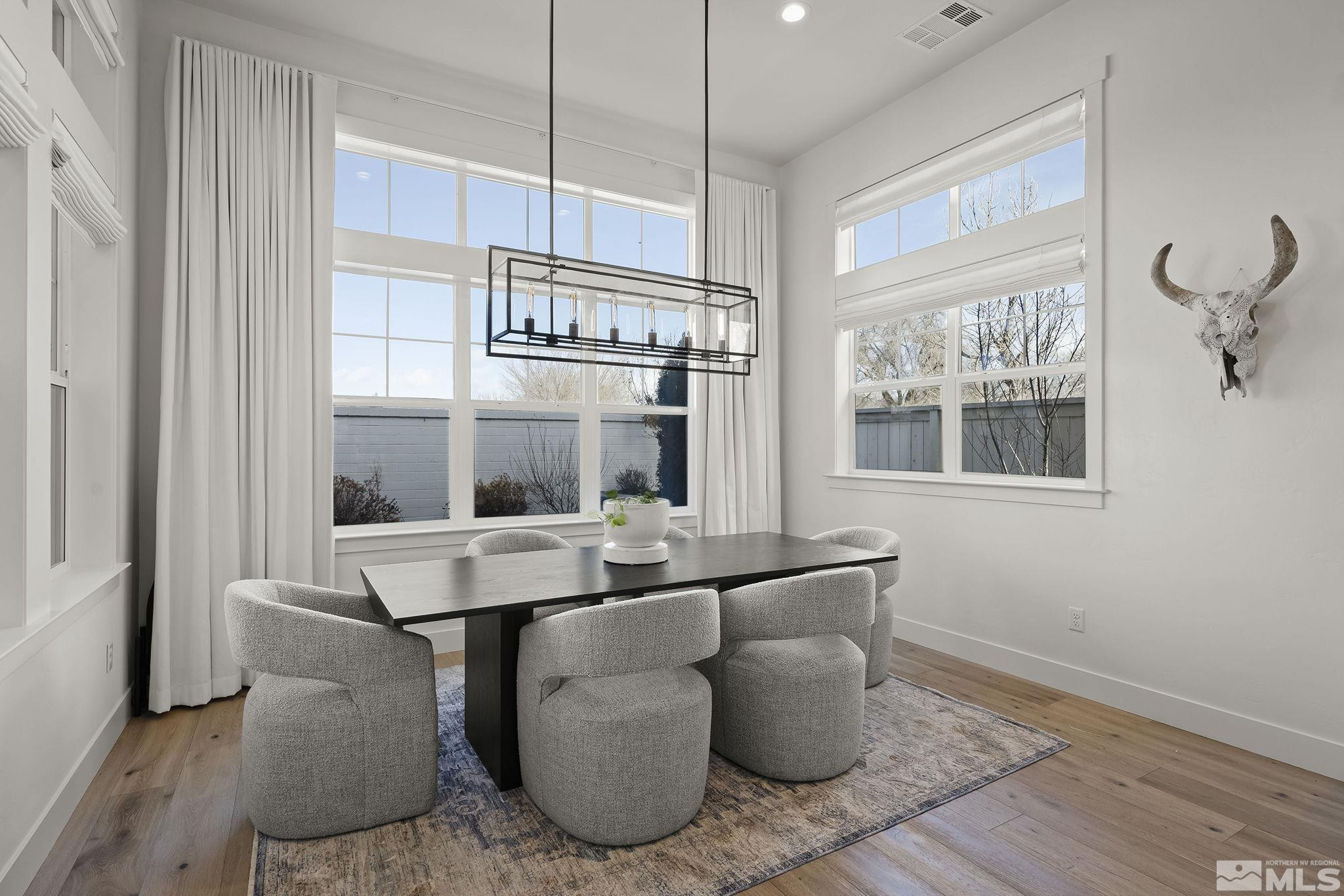 713 W Pleasant Oak Trail