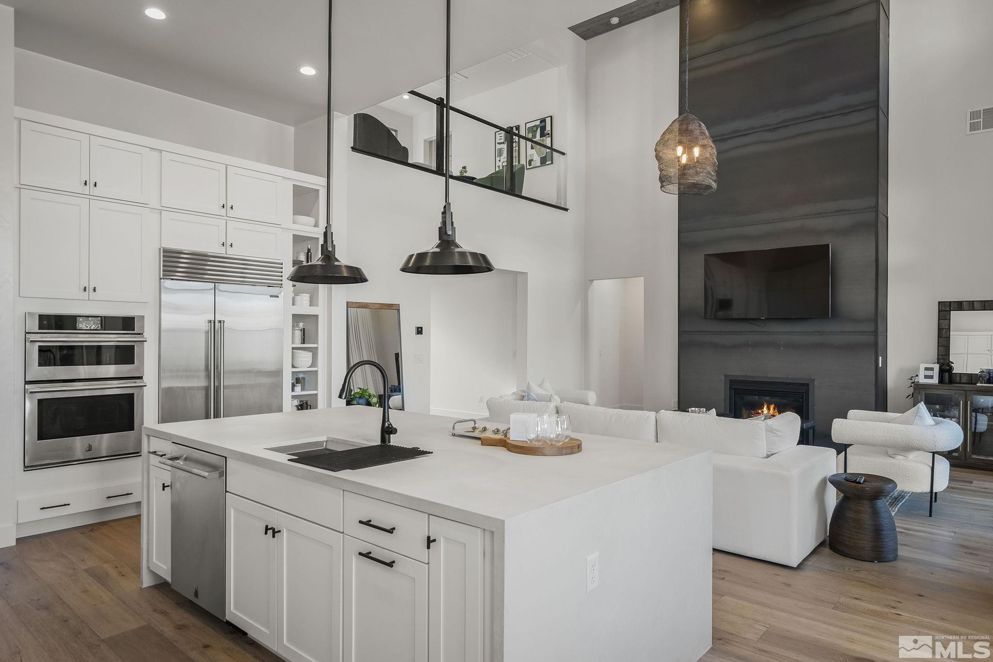 713 W Pleasant Oak Trail