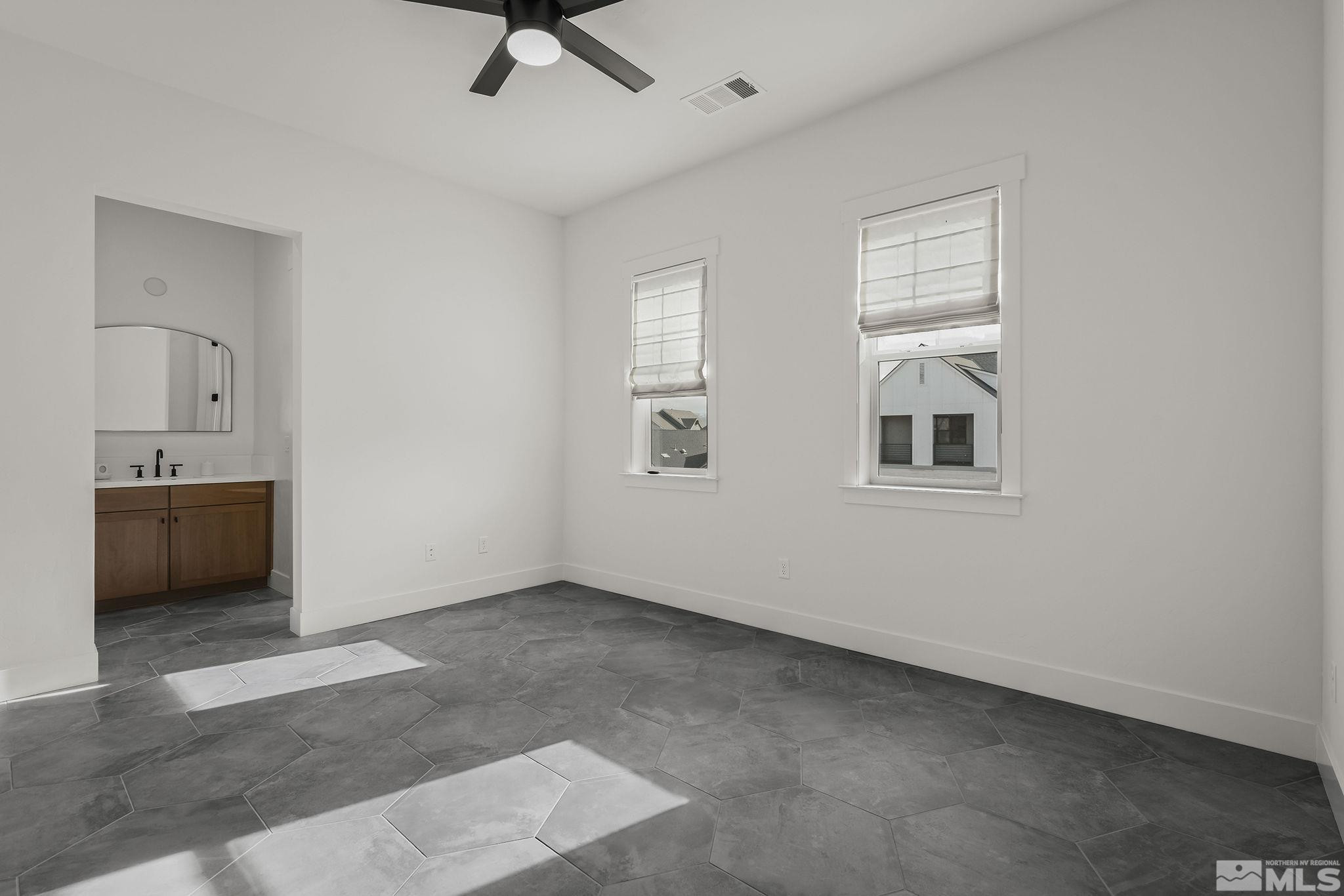 713 W Pleasant Oak Trail