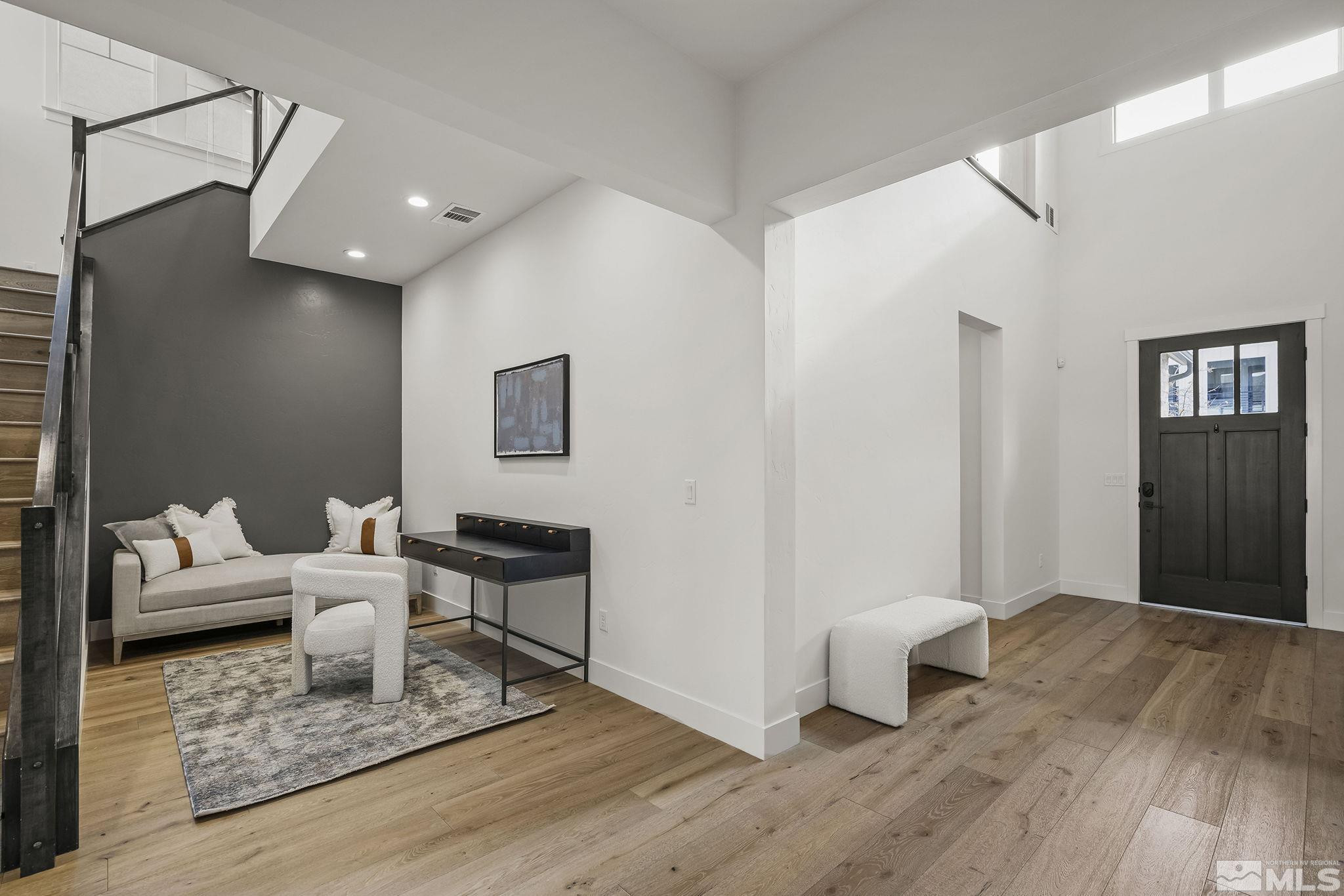 713 W Pleasant Oak Trail