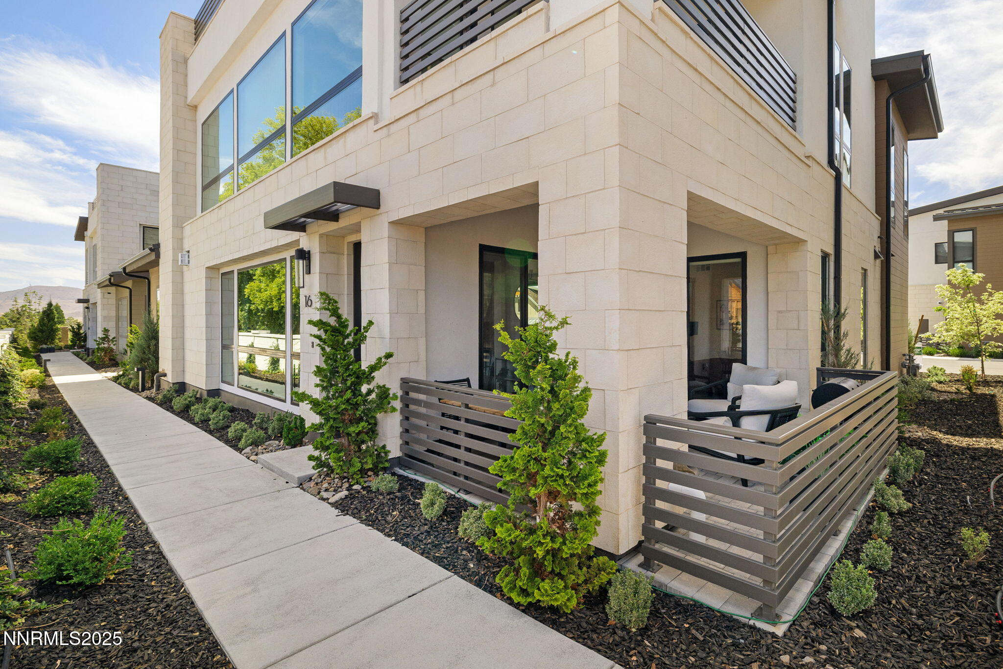 16 Persano Street