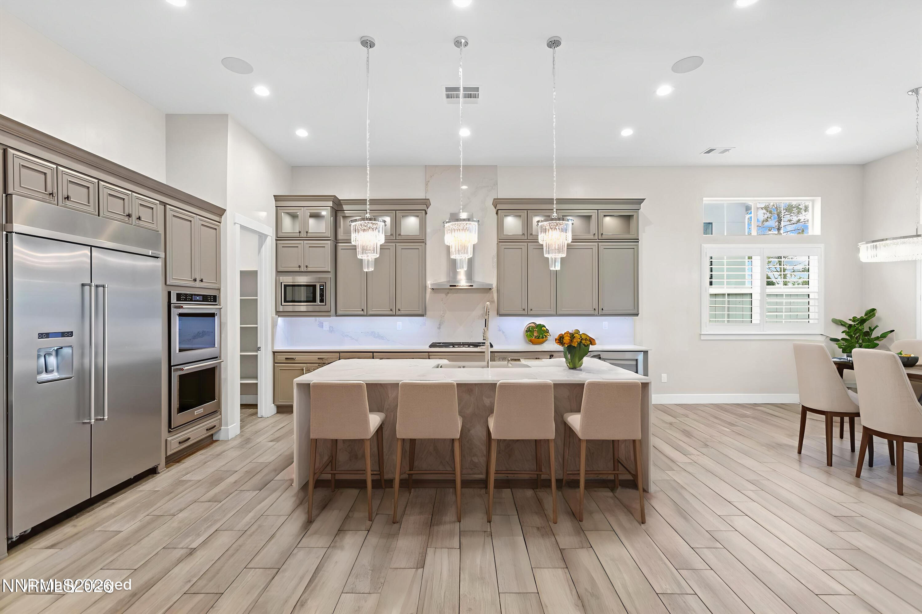 719 W Pleasant Oak Trail