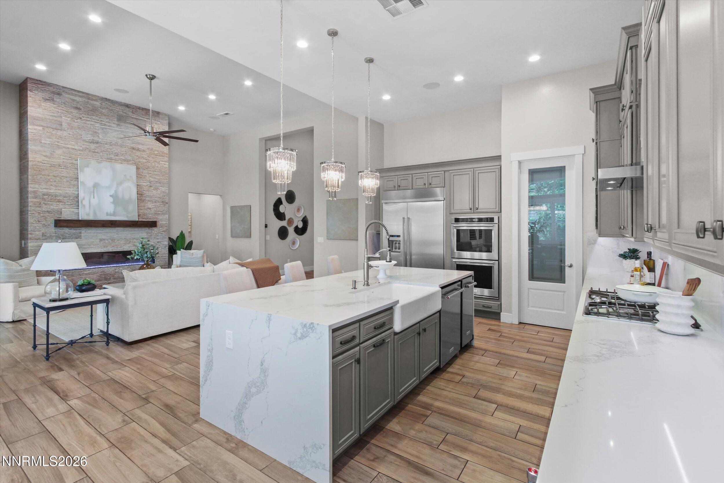 719 W Pleasant Oak Trail