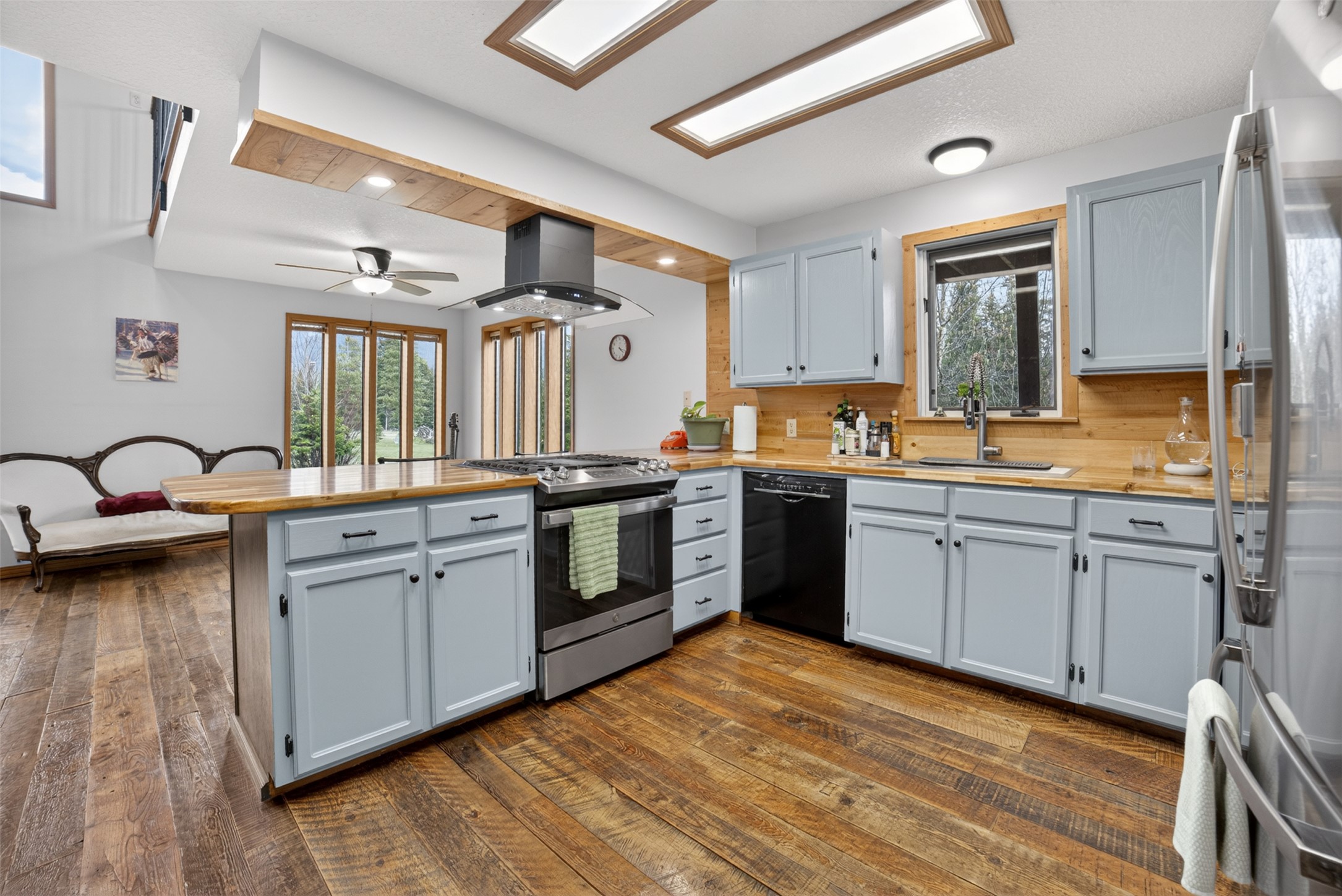 3820 Foothill Road