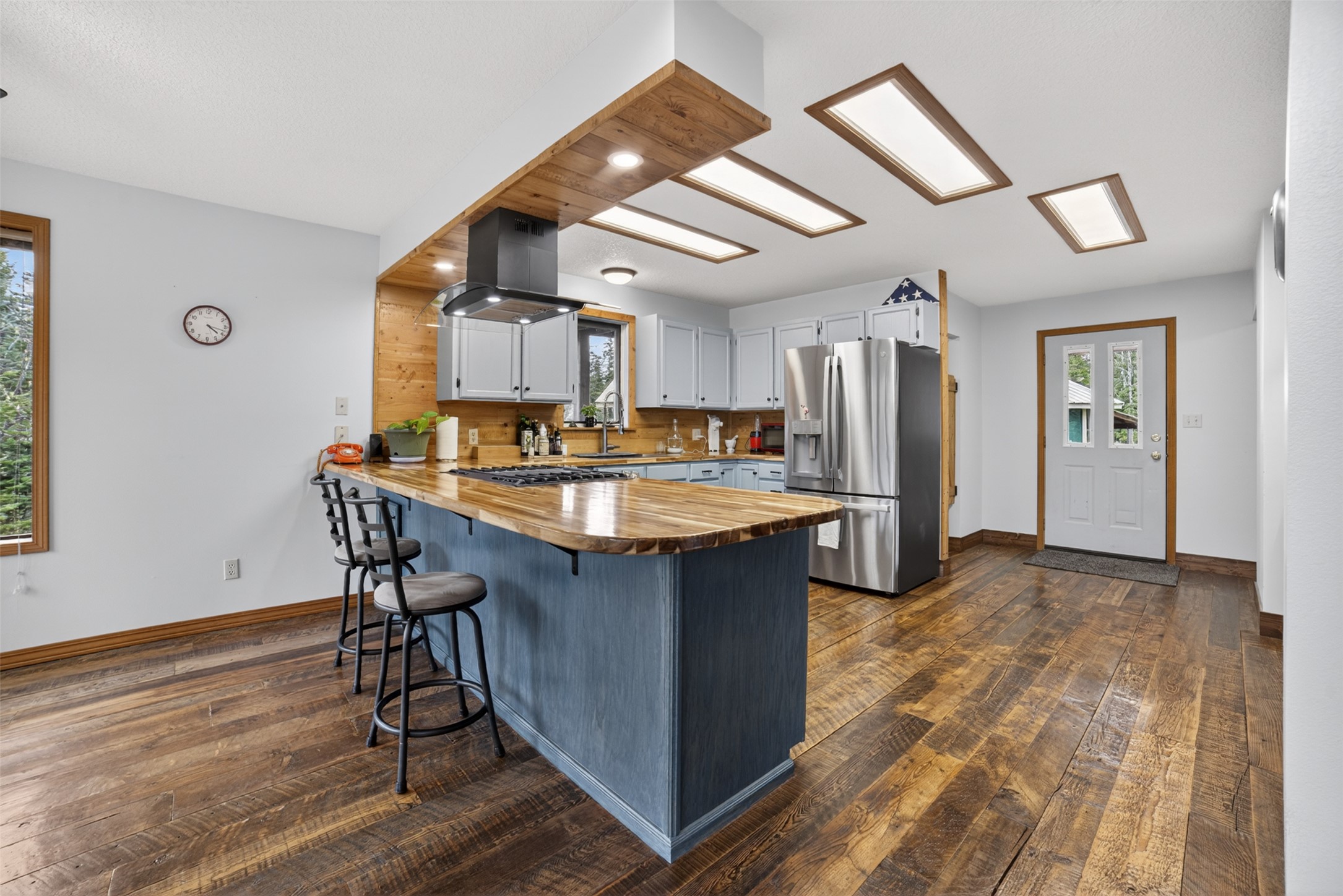 3820 Foothill Road