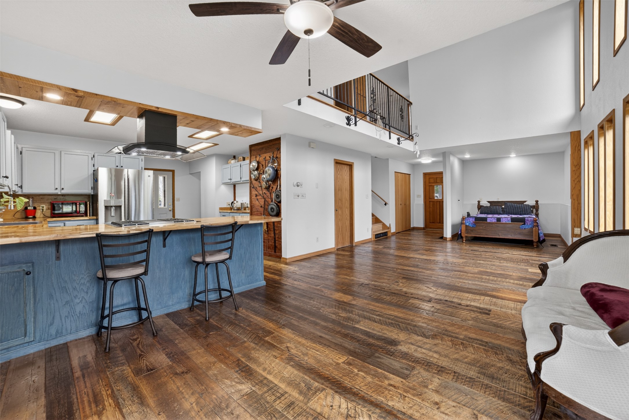 3820 Foothill Road