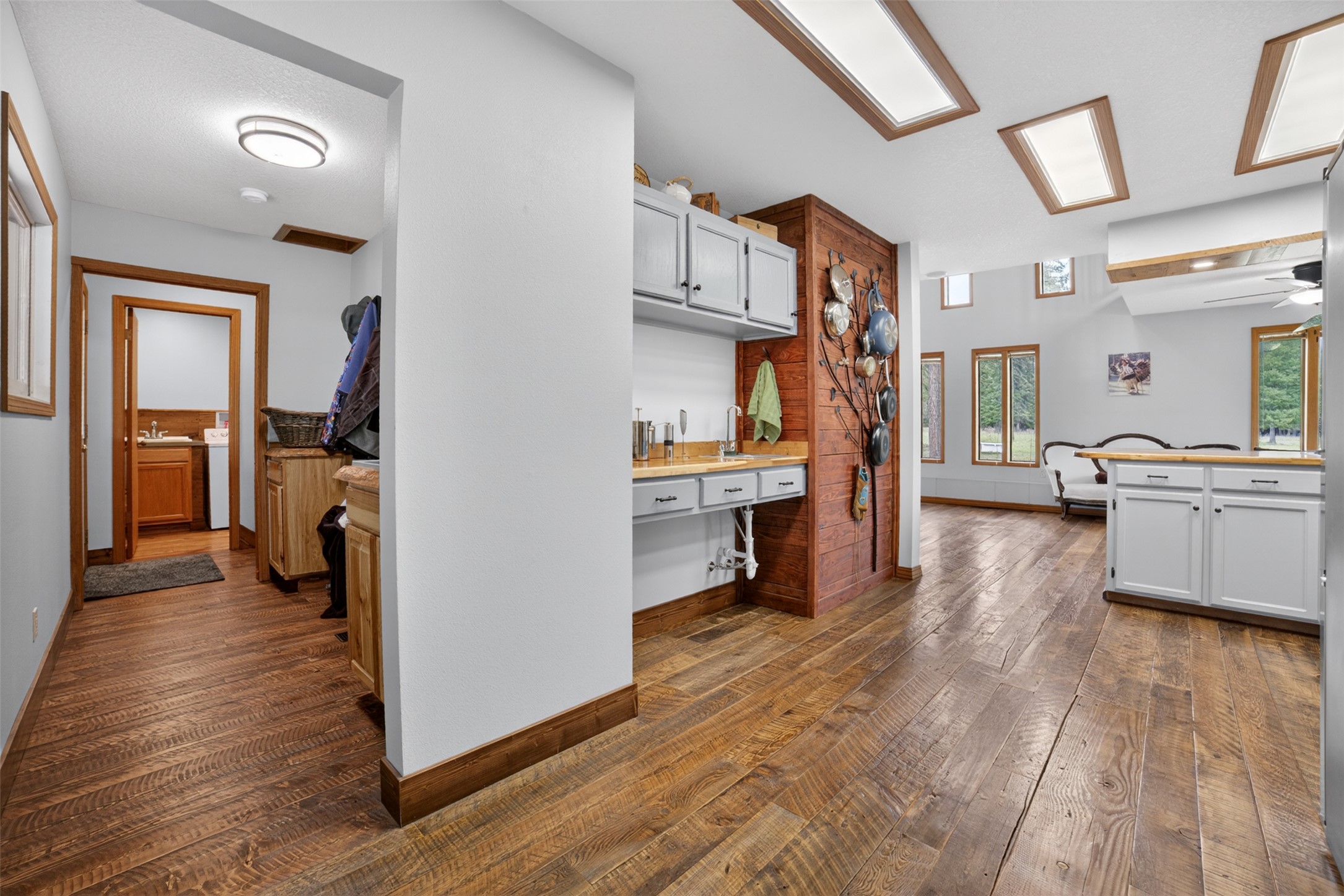 3820 Foothill Road