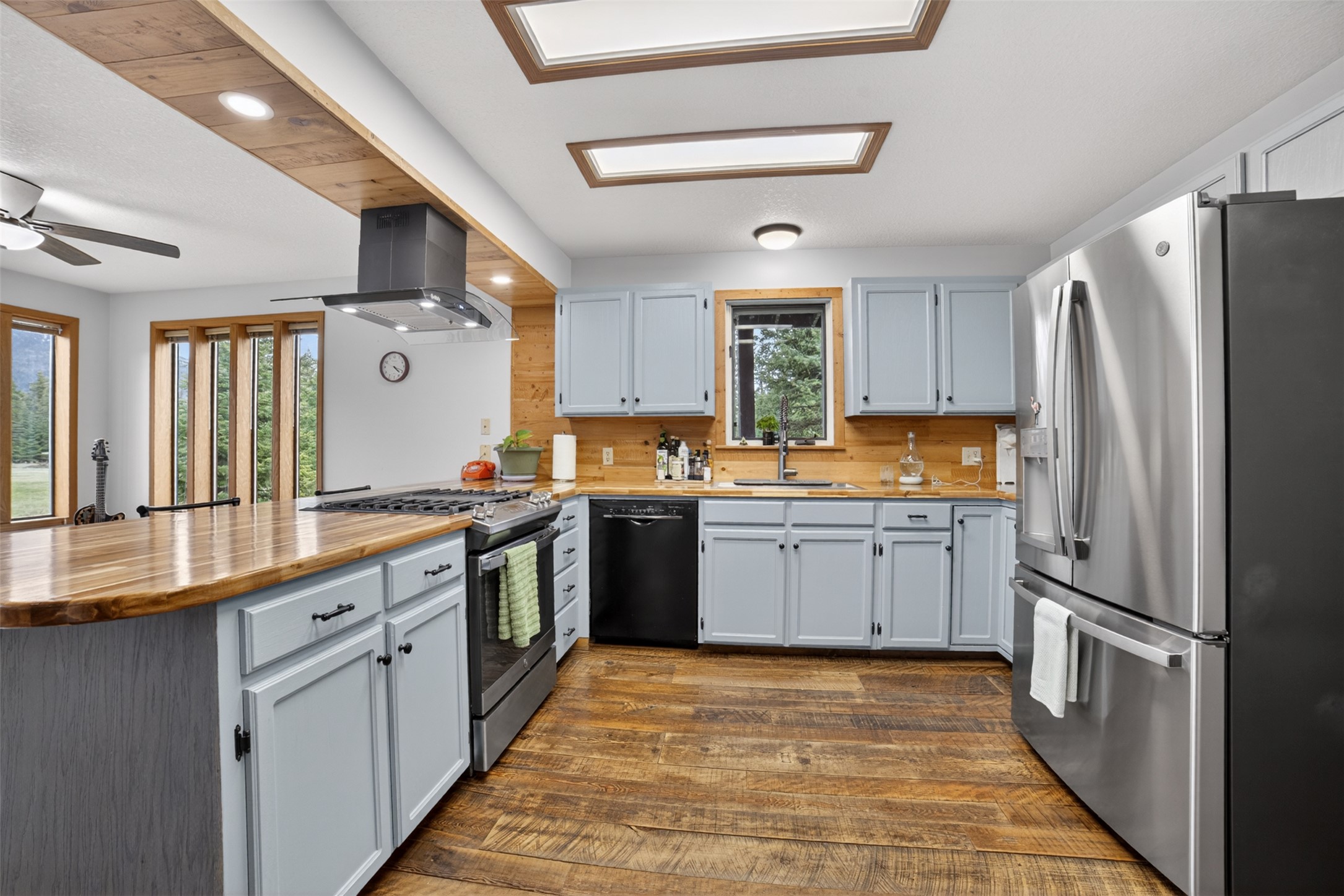 3820 Foothill Road