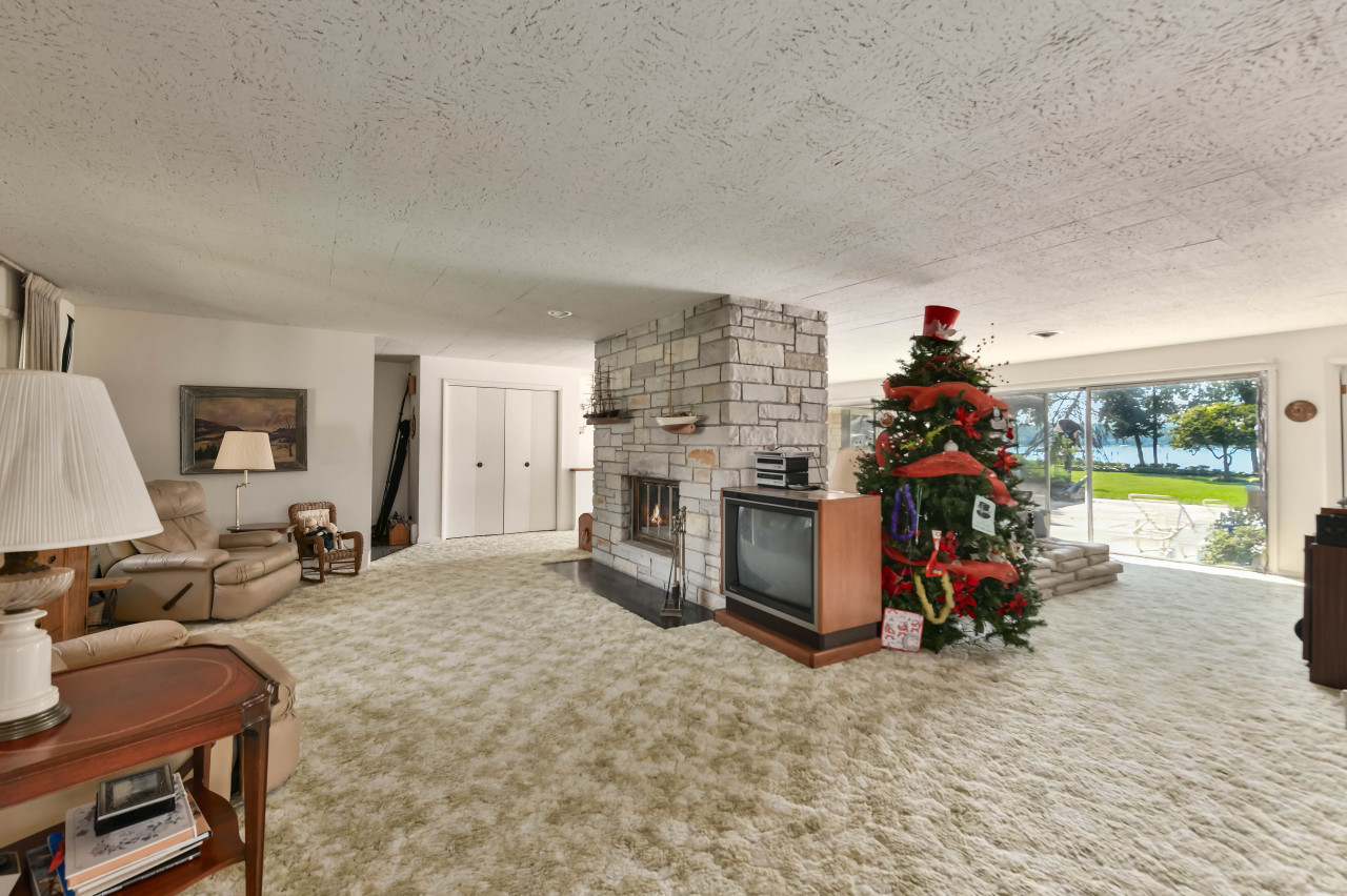 1310 W Main St