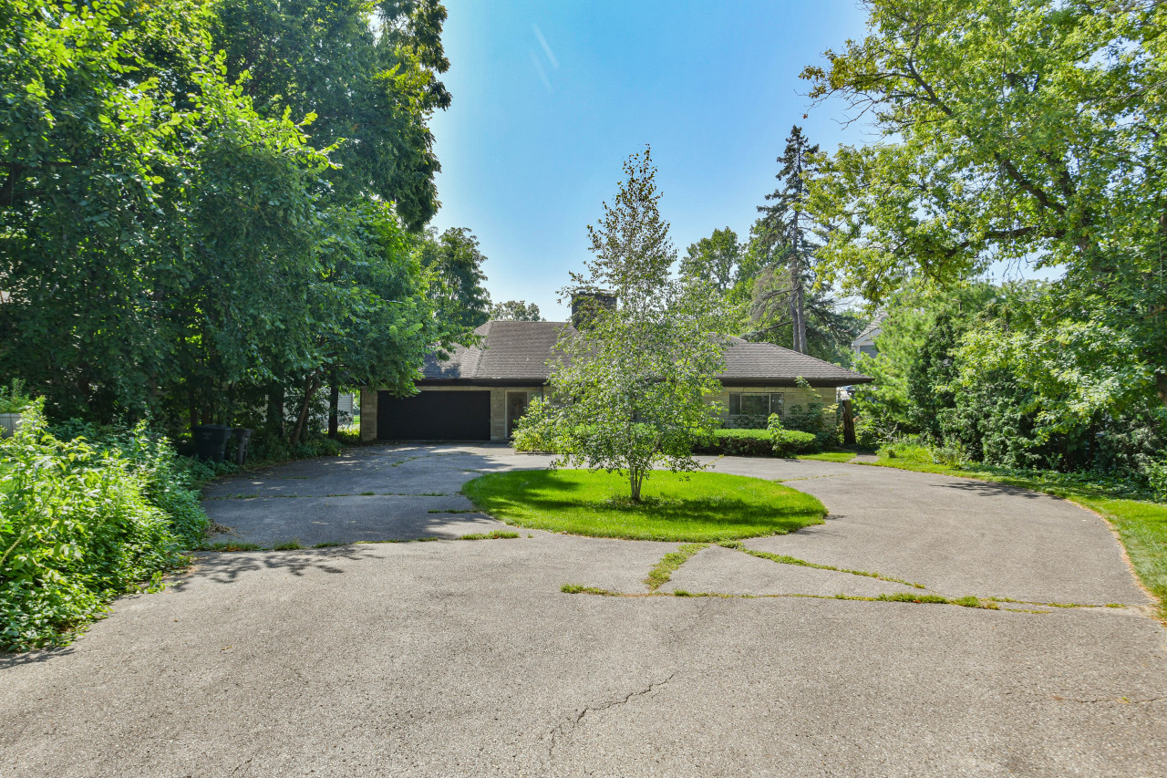1310 W Main St