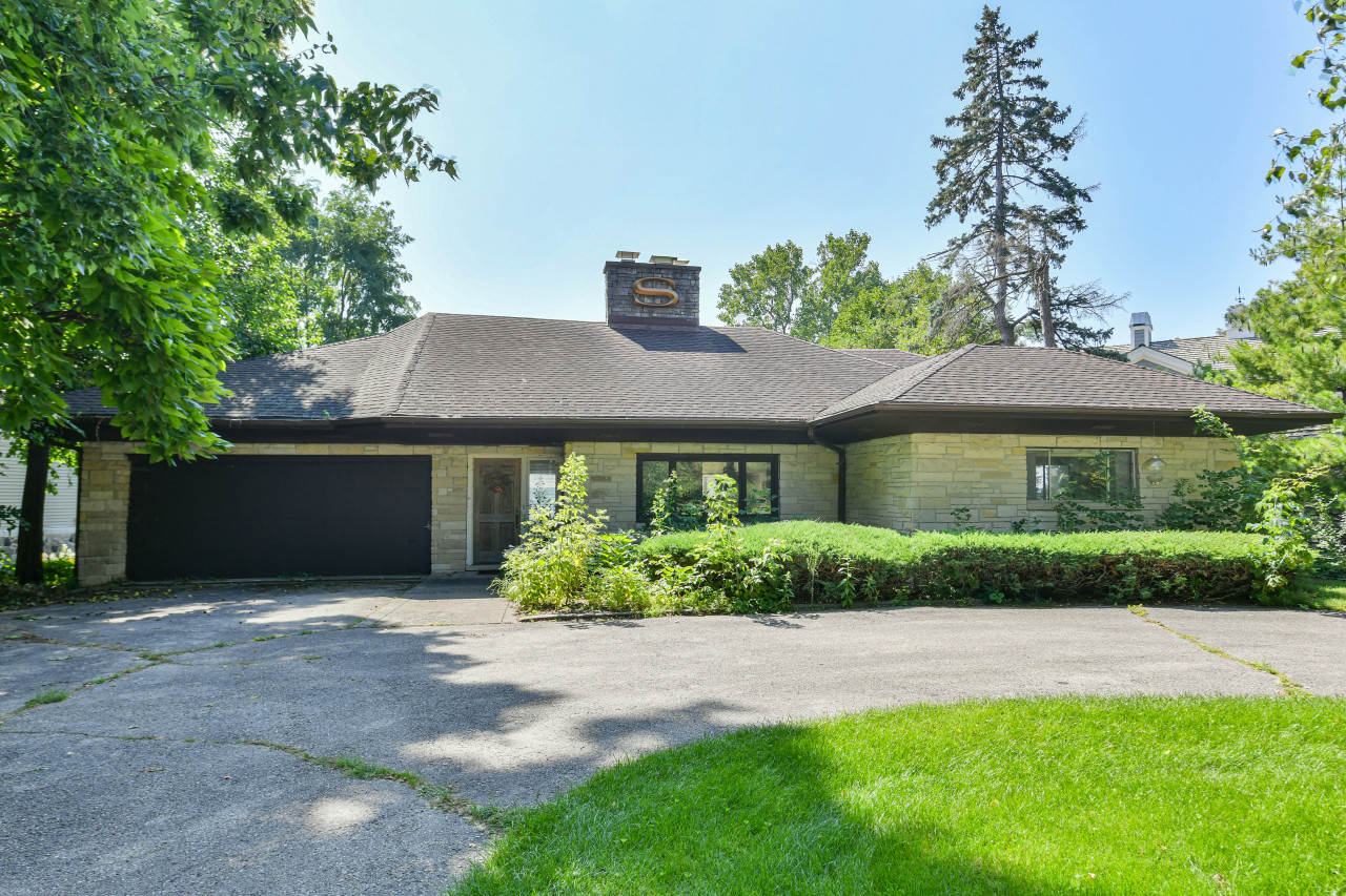 1310 W Main St