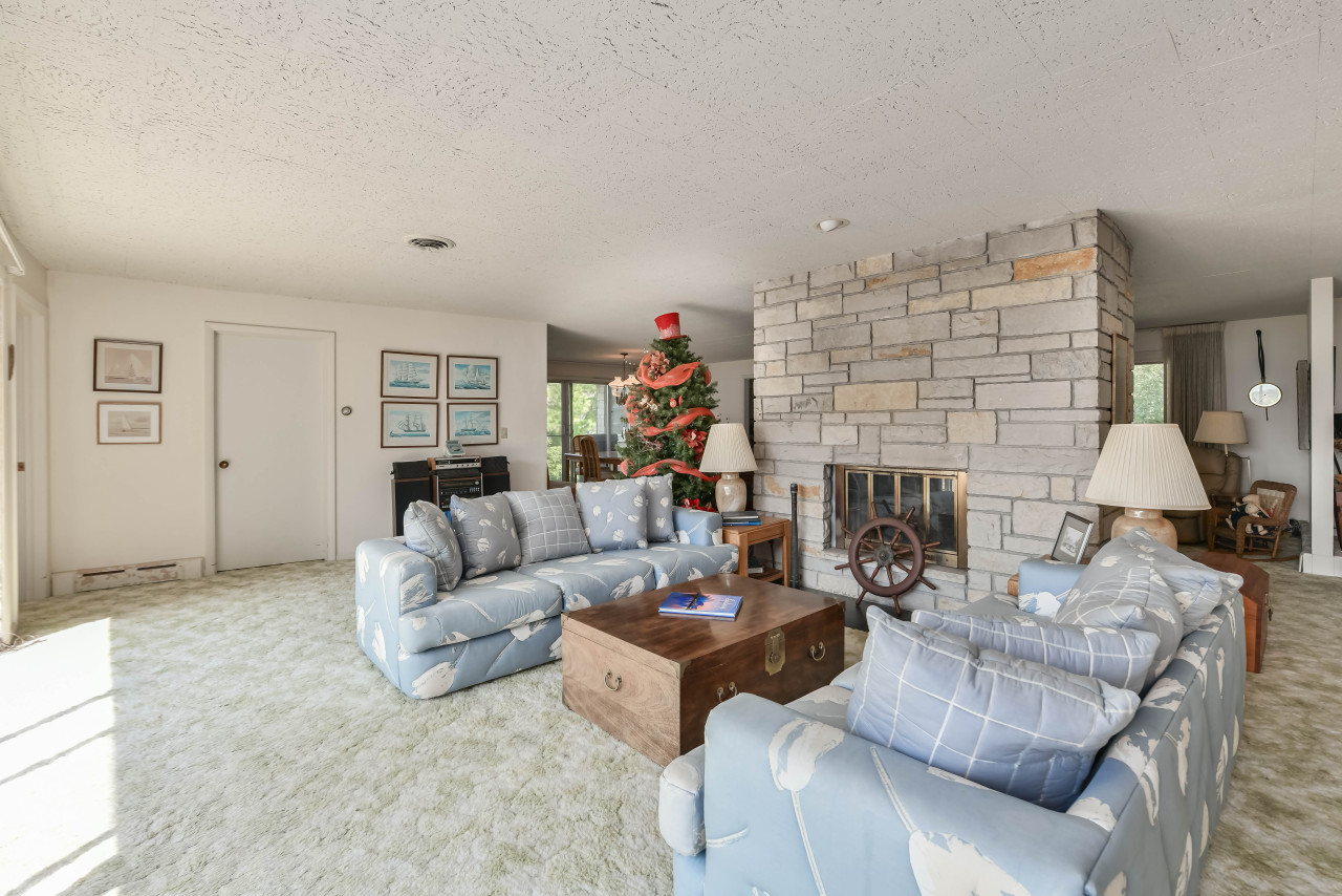 1310 W Main St