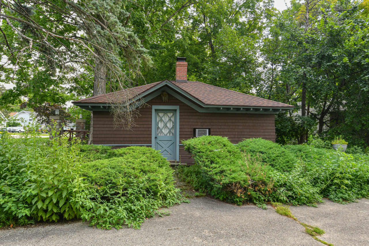 1310 W Main St