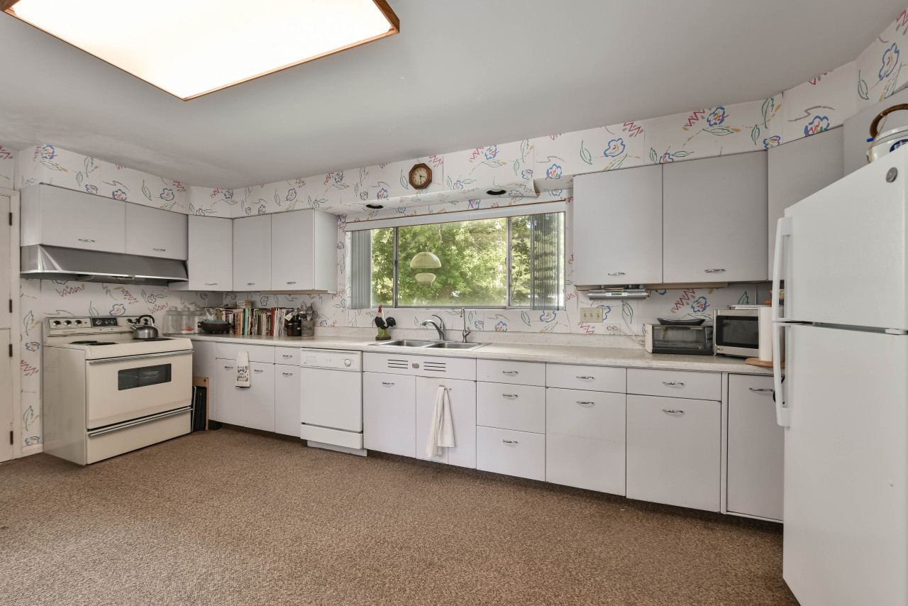 1310 W Main St