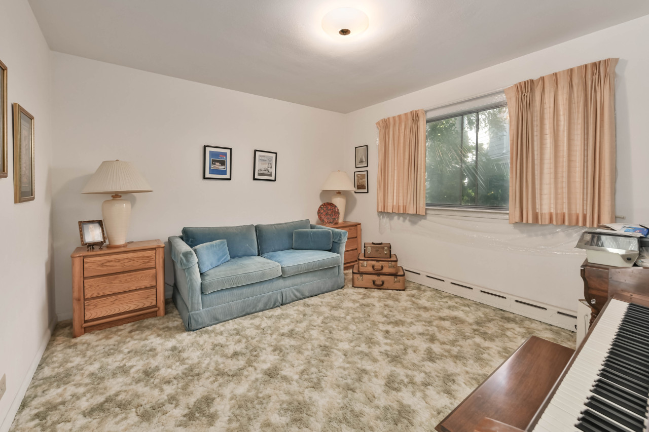 1310 W Main St