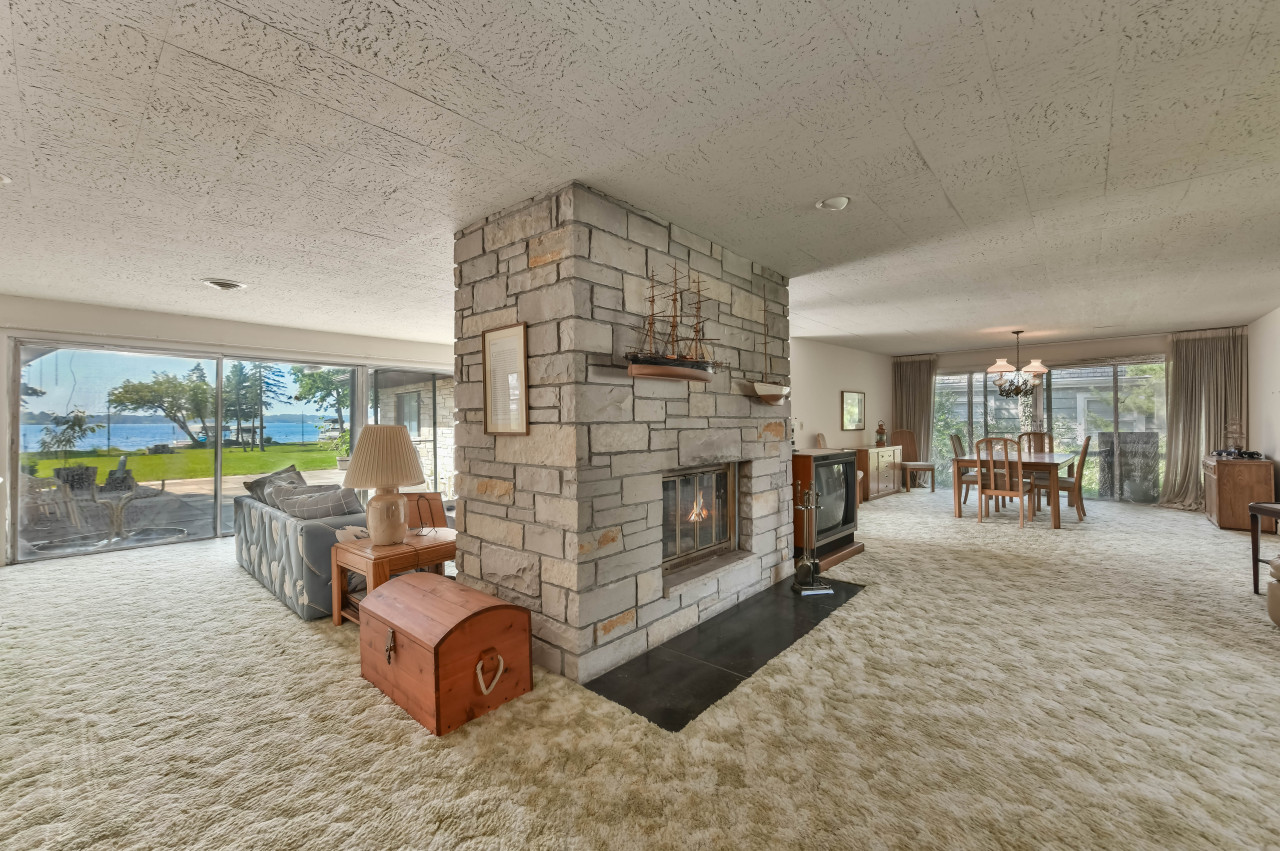 1310 W Main St