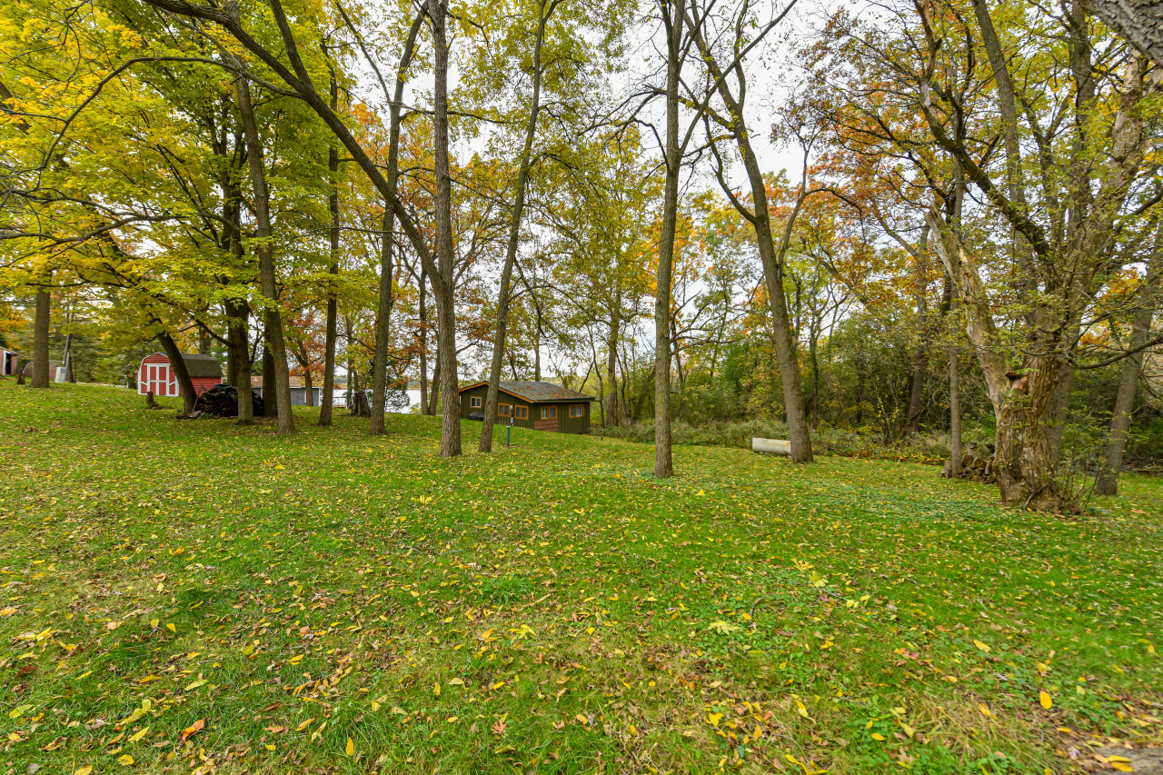 N6627 Anderson Dr