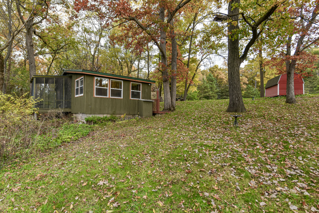 N6627 Anderson Dr