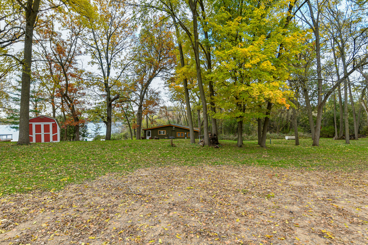 N6627 Anderson Dr