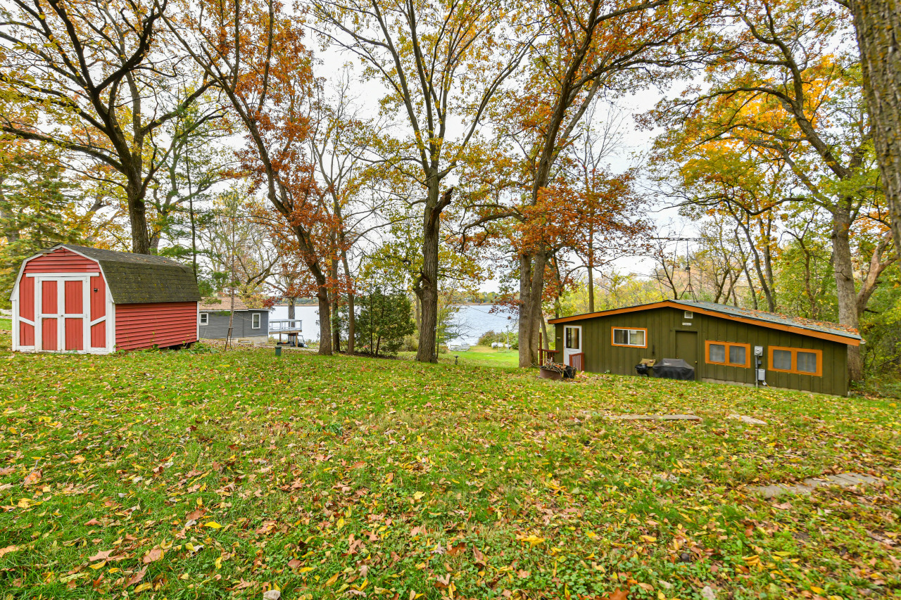 N6627 Anderson Dr
