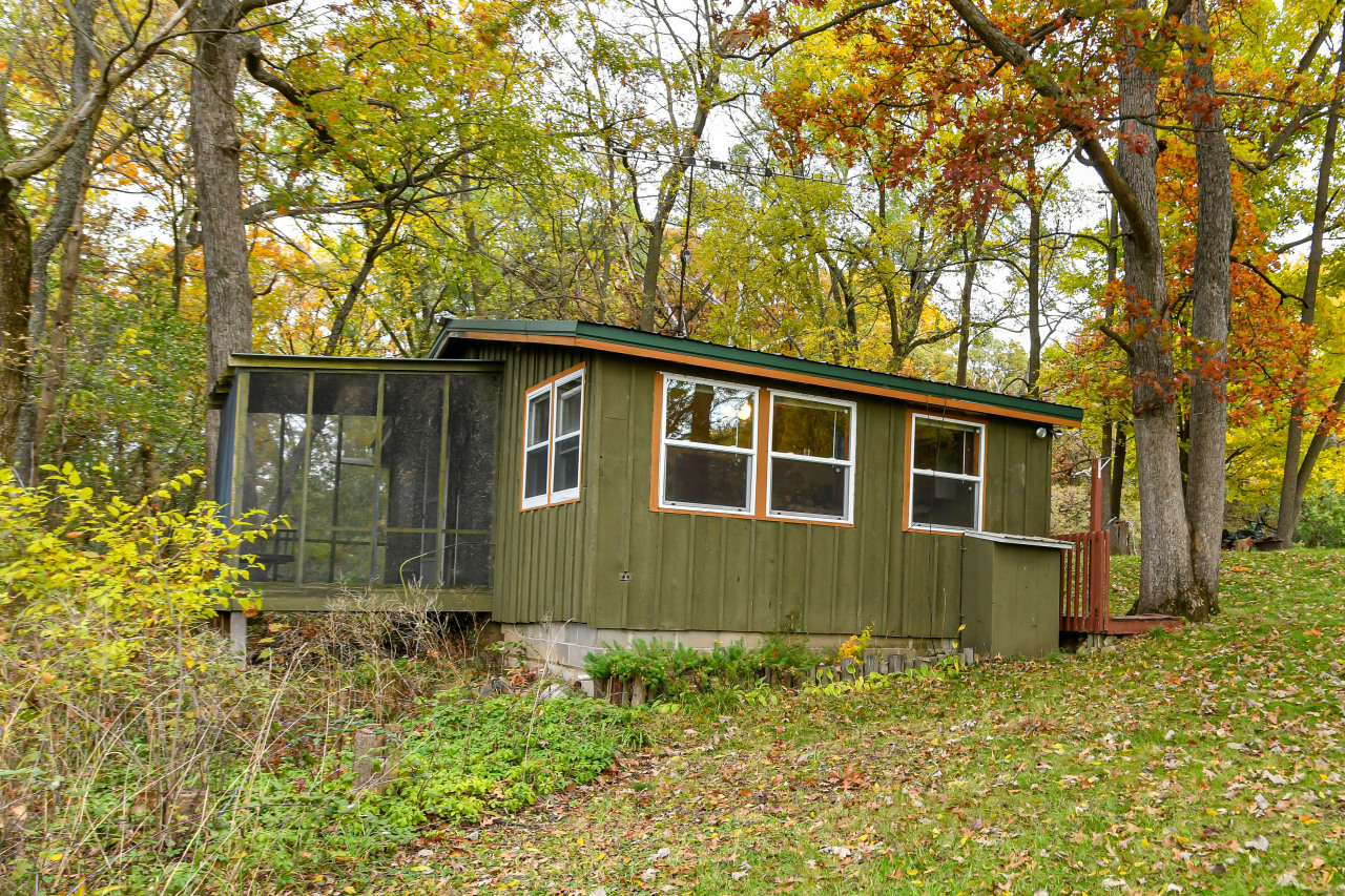 N6627 Anderson Dr