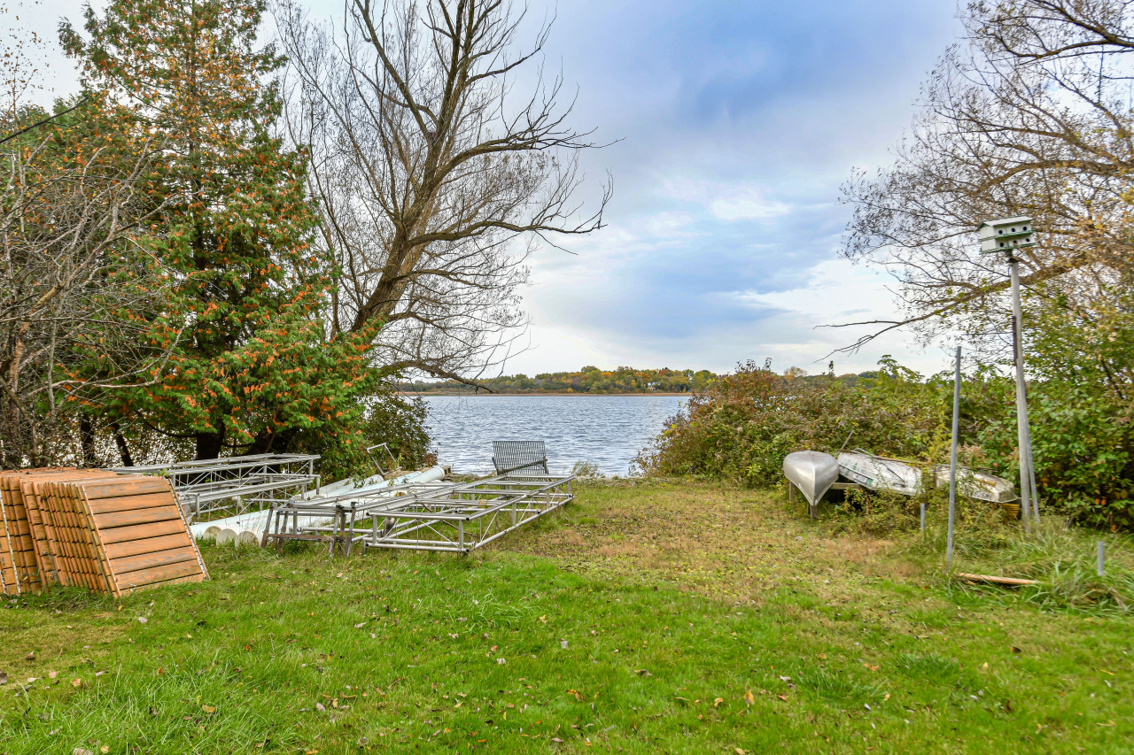 N6627 Anderson Dr