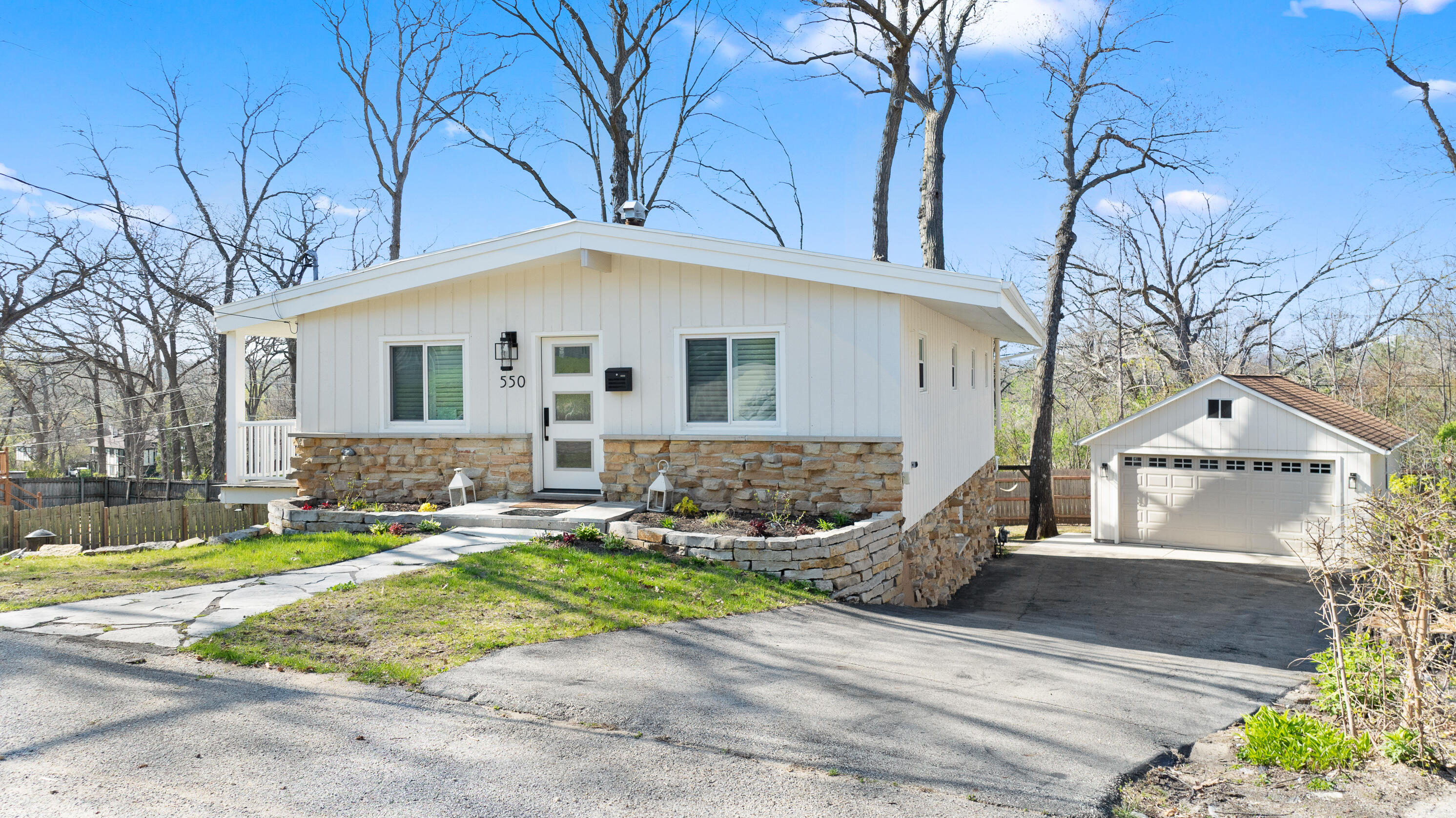 550 Glenview Rd