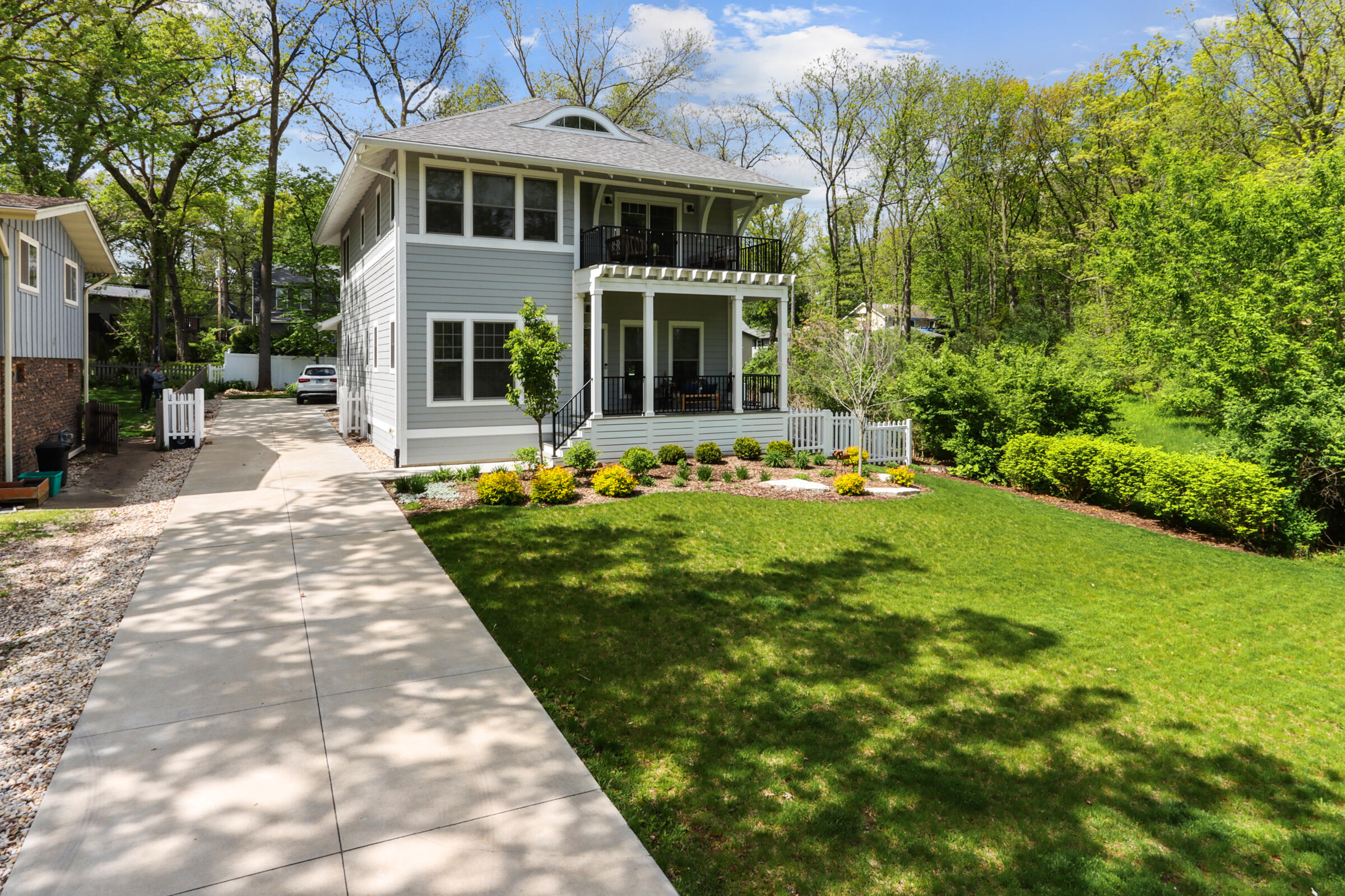 694 Jackson Pkwy
