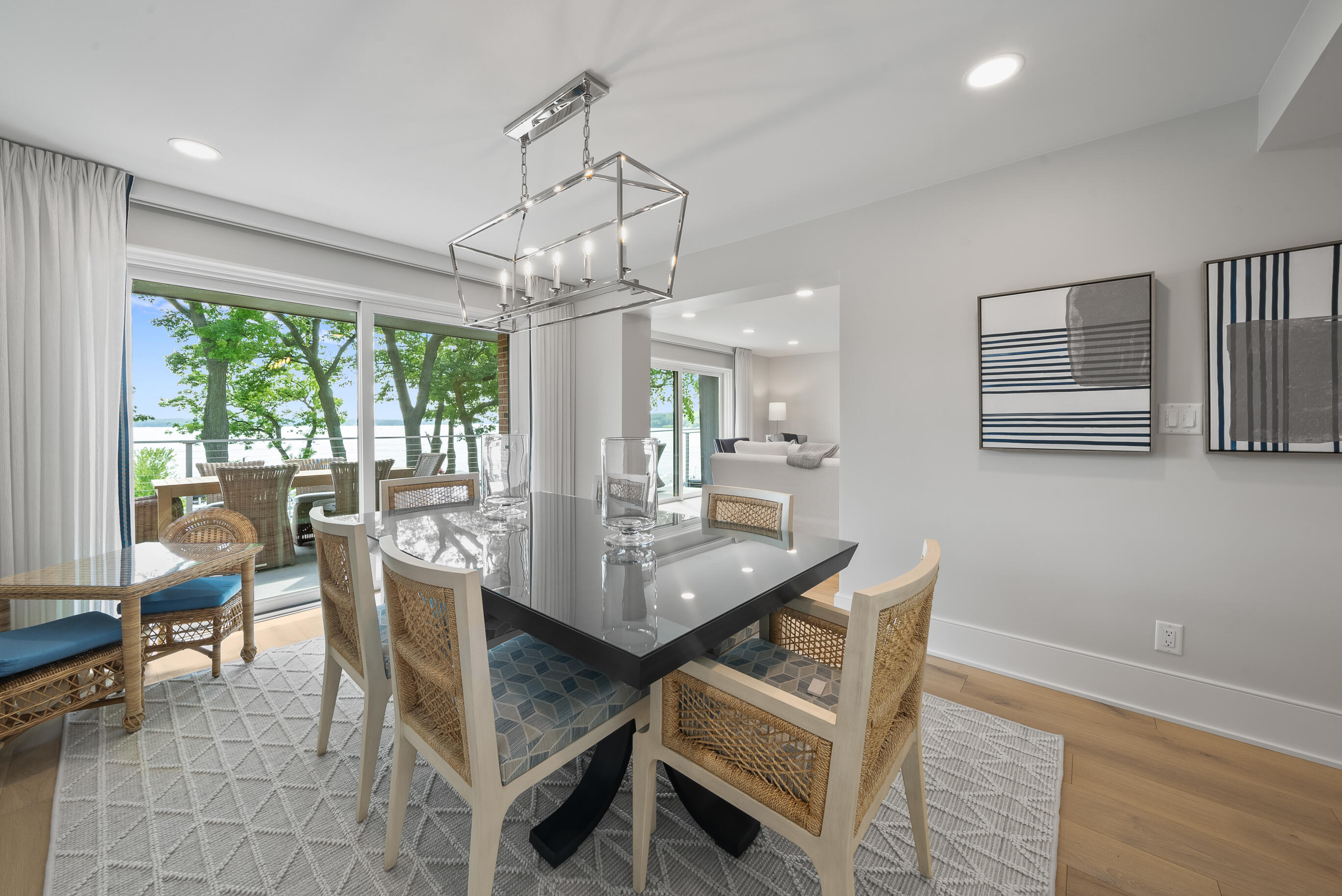1070 S Lake Shore Dr 1 B2