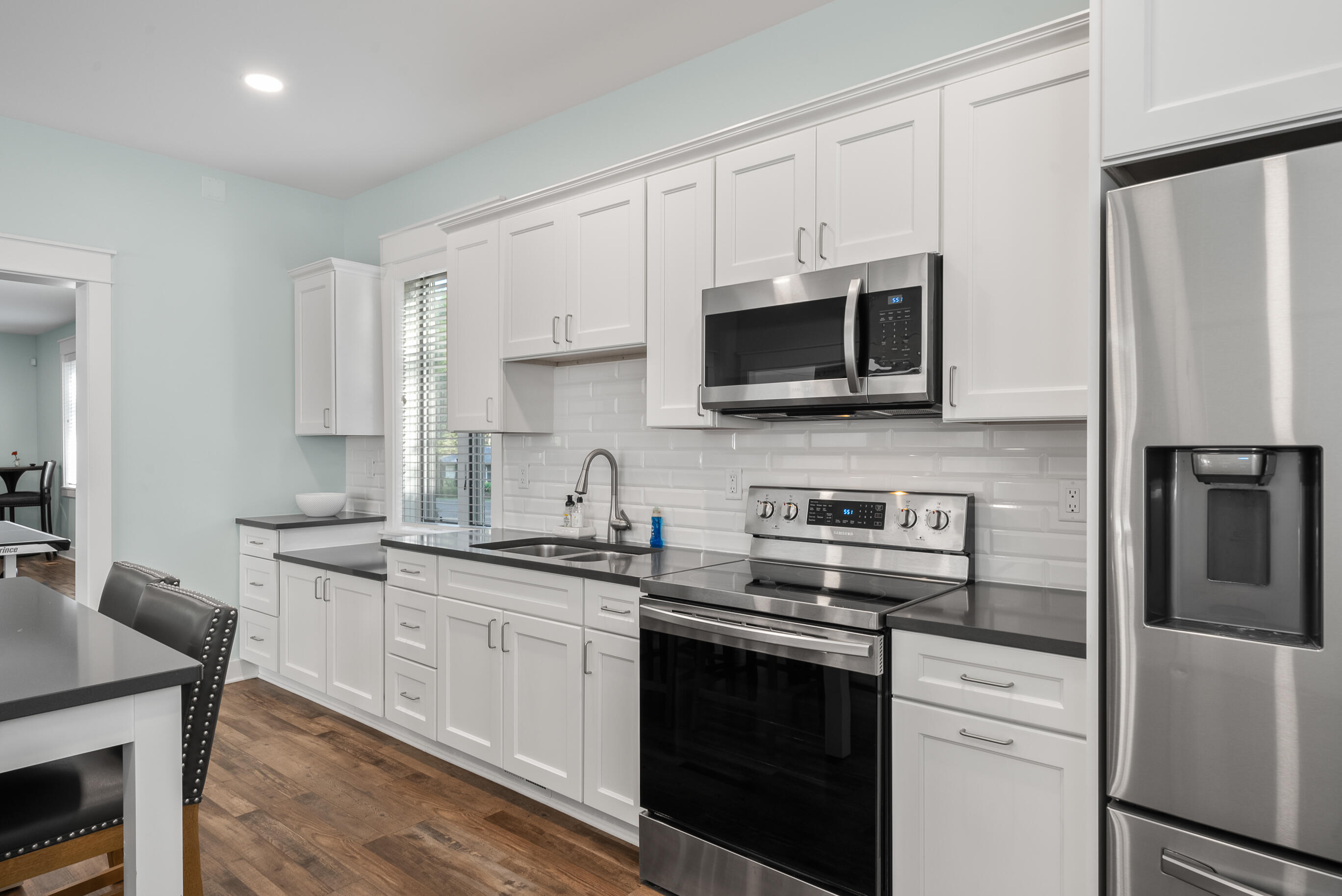 1070 S Lake Shore Dr 1 B2