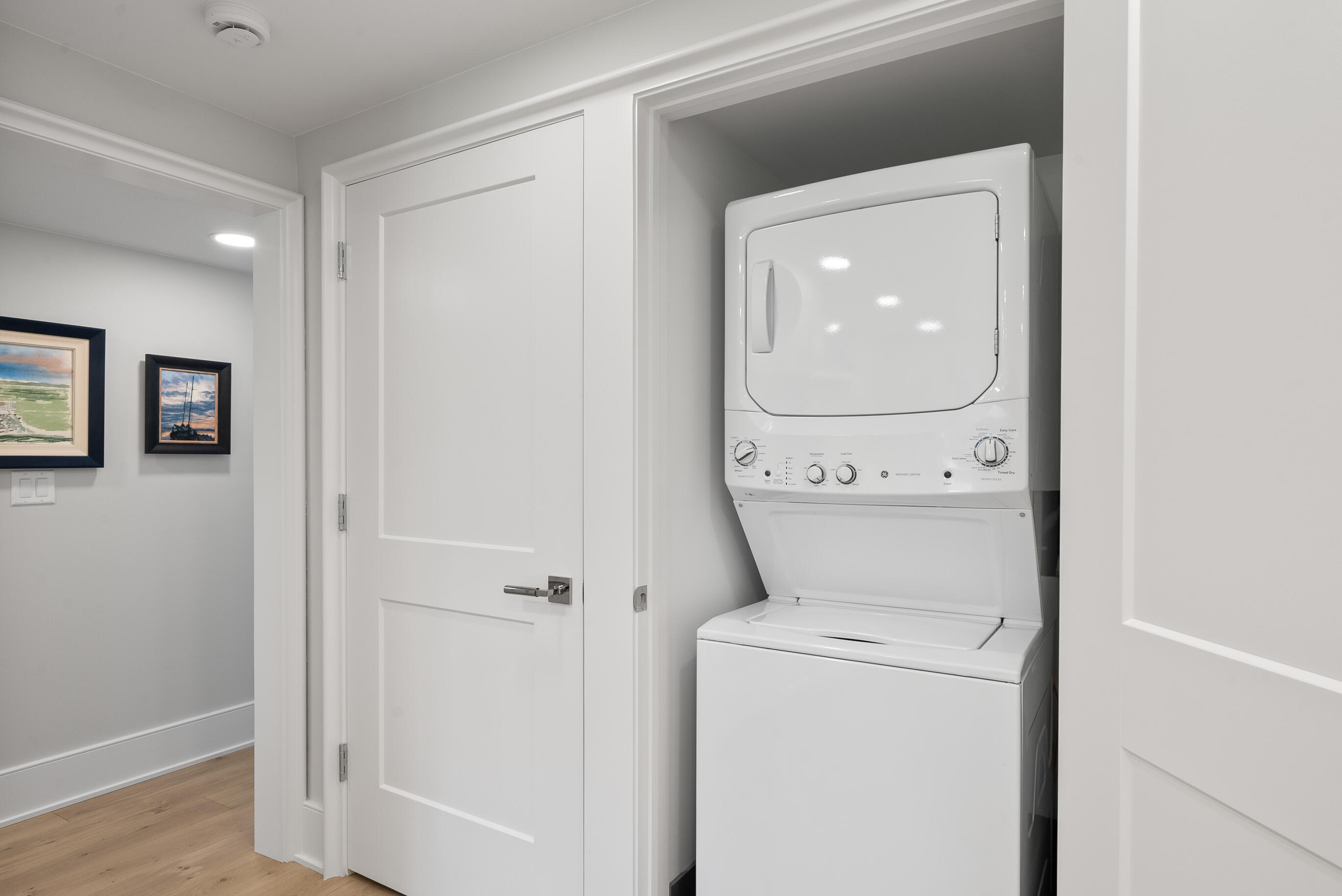1070 S Lake Shore Dr 1 B2