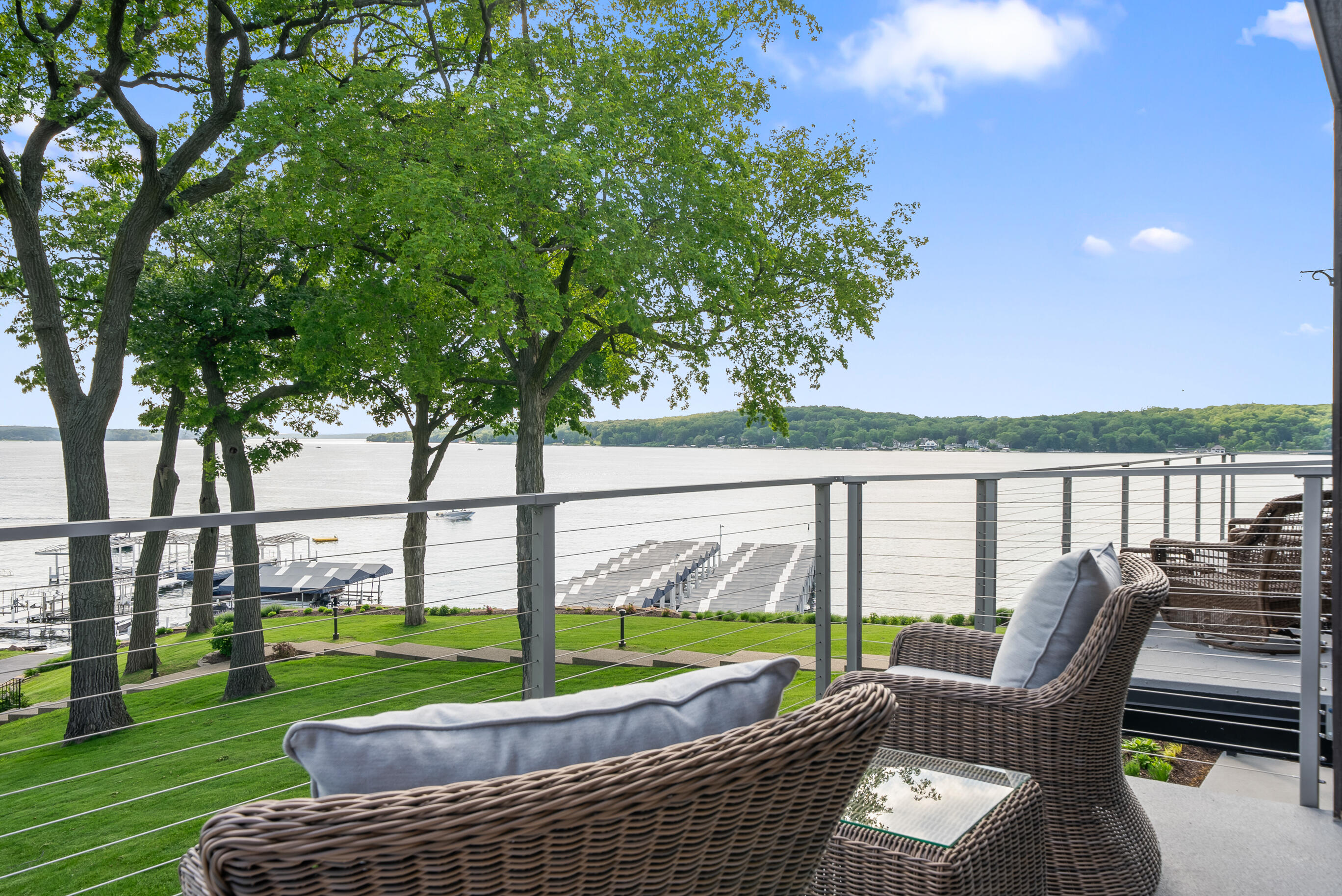 1070 S Lake Shore Dr 1 B2
