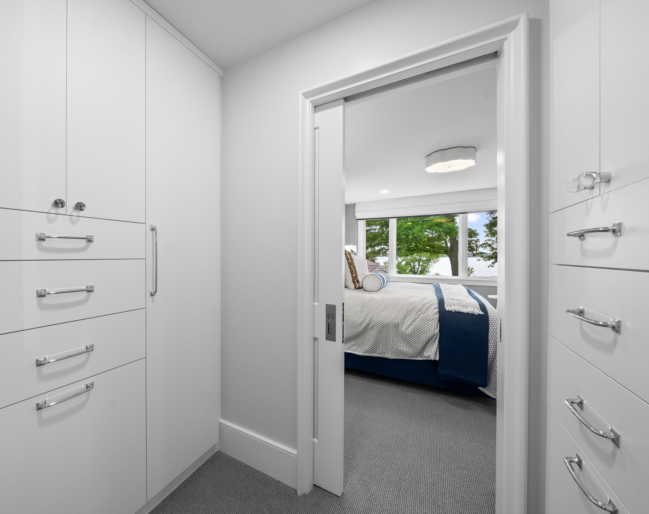 1070 S Lake Shore Dr 1 B2