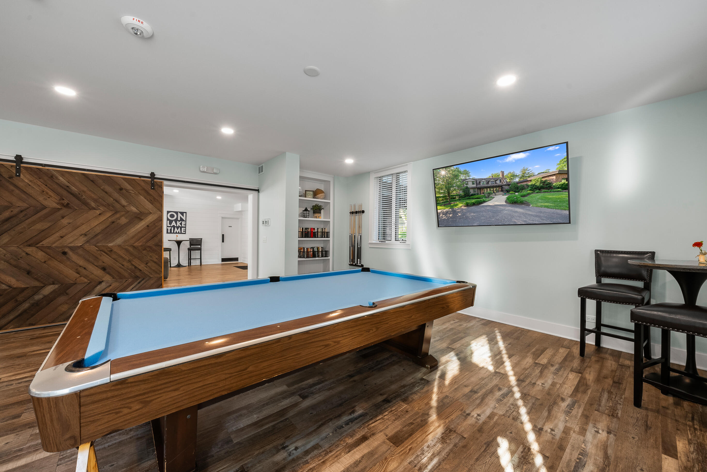 1070 S Lake Shore Dr 1 B2