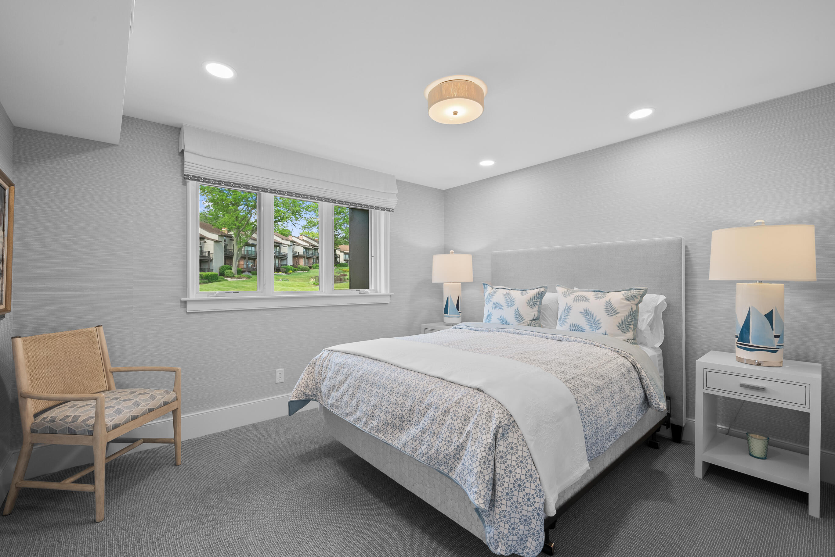 1070 S Lake Shore Dr 1 B2