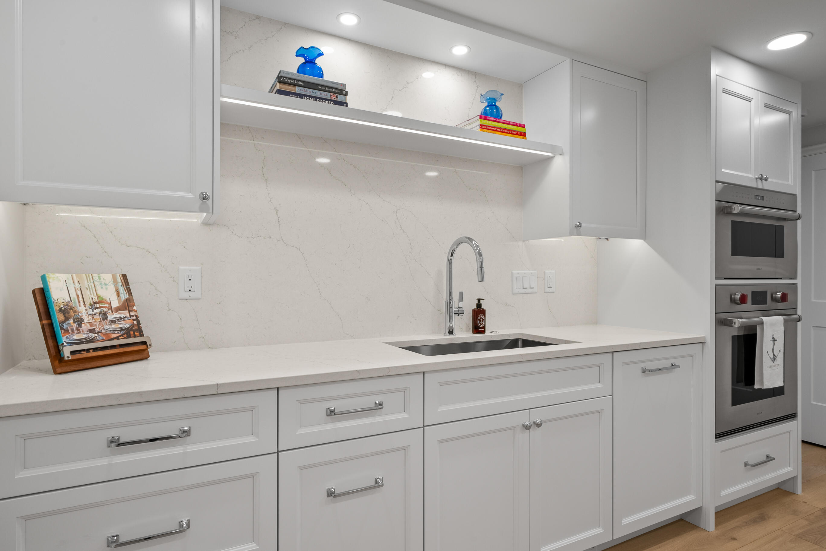 1070 S Lake Shore Dr 1 B2