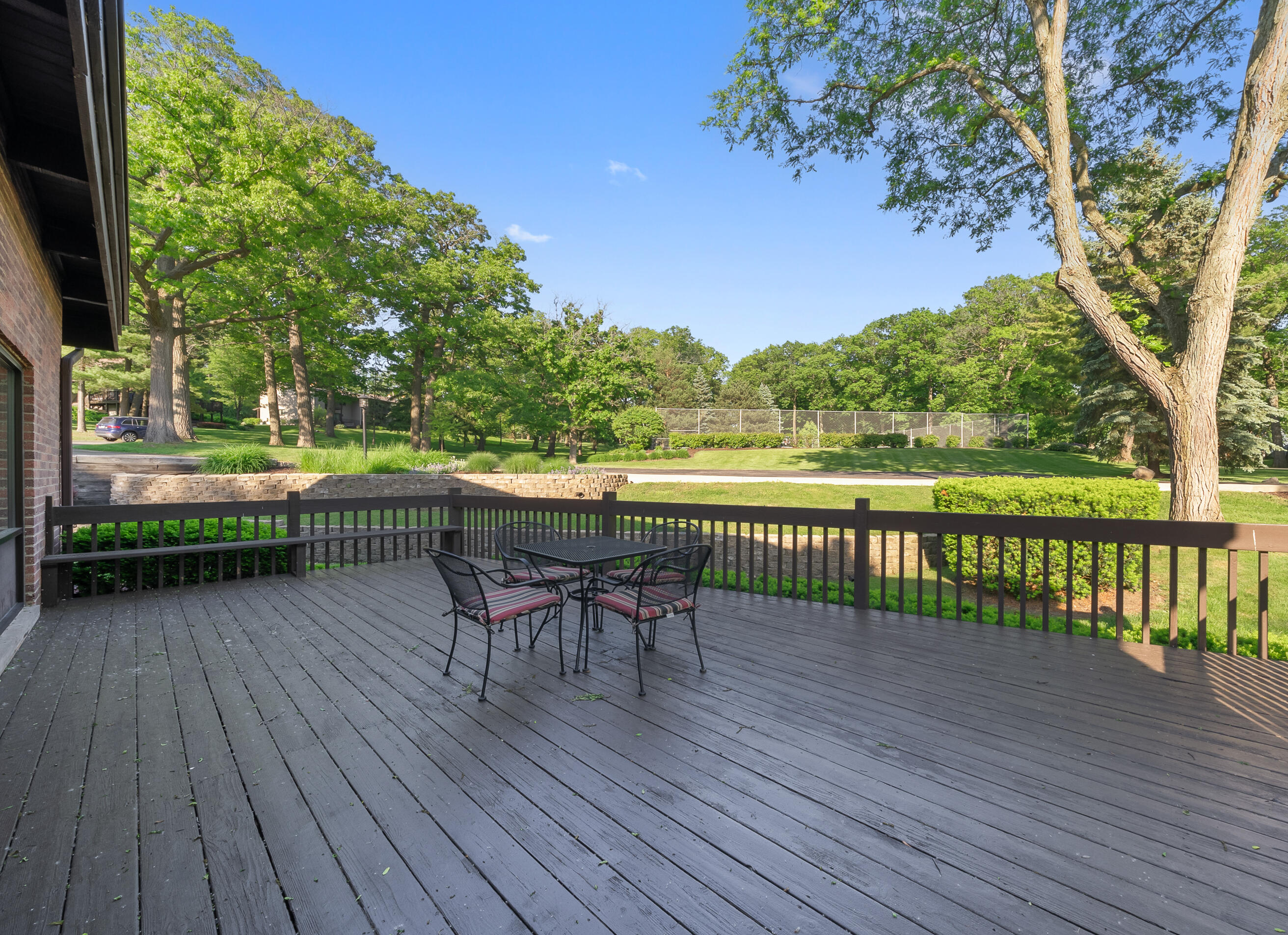 1070 S Lake Shore Dr 1 B2
